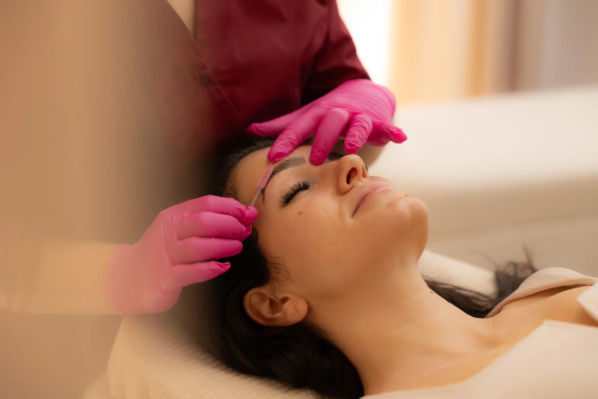 Obočie aj riasy ako sen: zamatová laminácia, Lash lift alebo ich kombinácia – Obrázok 3