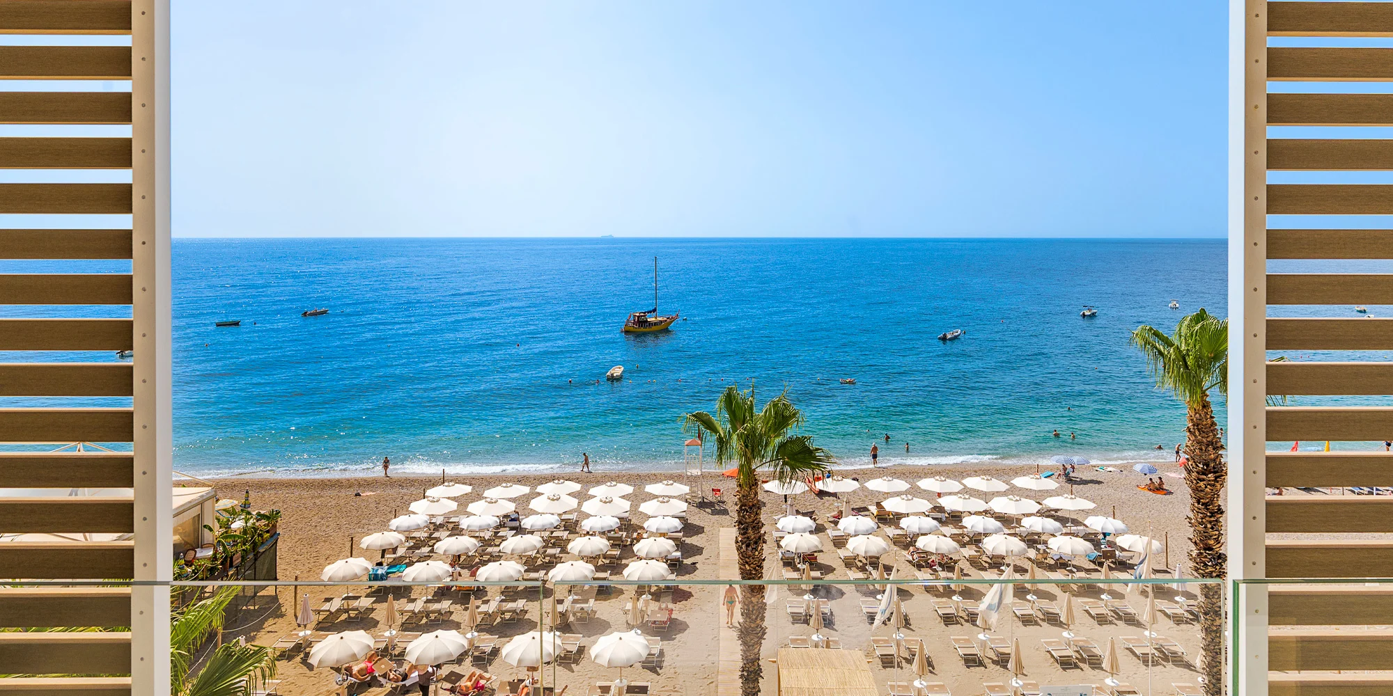 Relax na Sicílii neďaleko Taorminy: 4* hotel pri pláži, raňajky alebo polpenzia a bazén