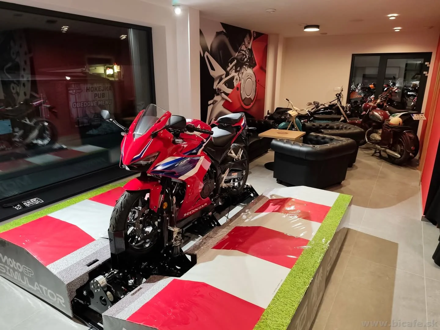 MotoTrainer™ simulátor: Adrenalínová jazda ako z MotoGP – Obrázok 5