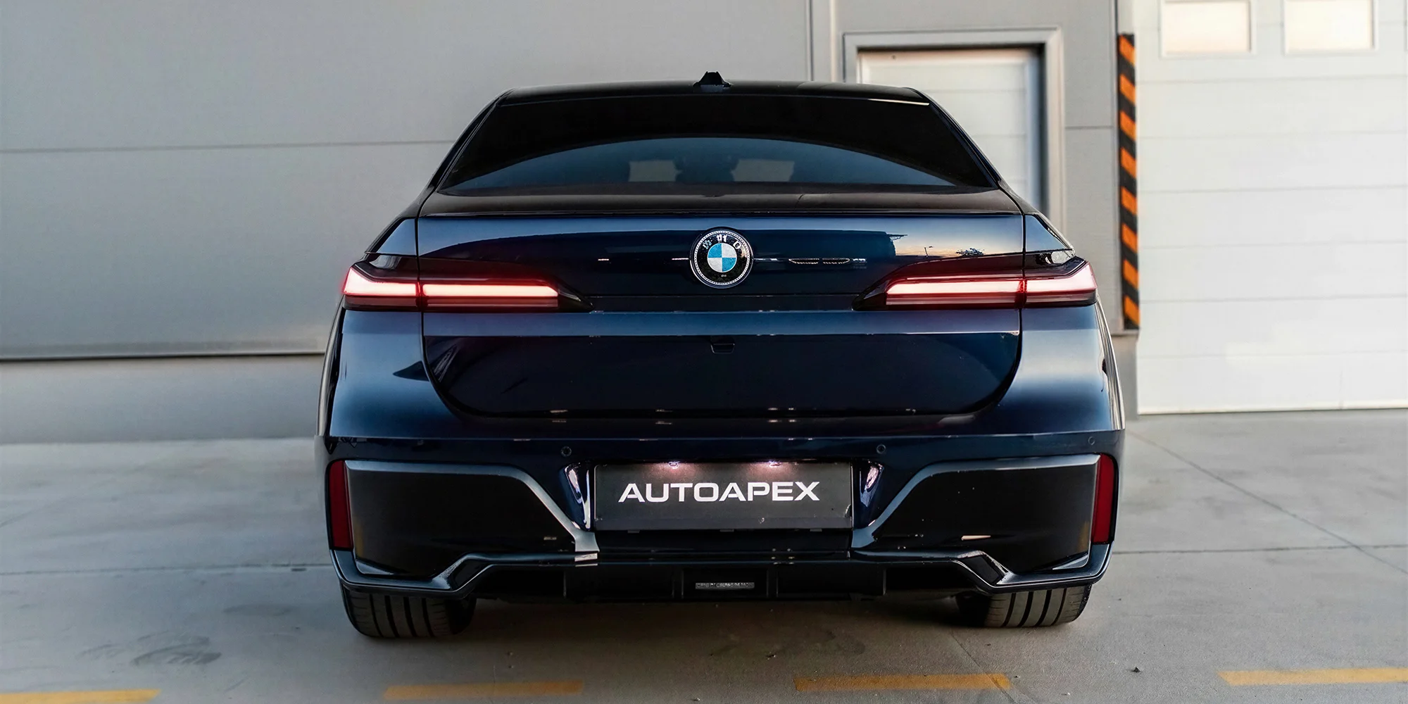 Prenájom vozidla BMW 740d xDrive s vodičom i bez na 3 až 72 hodín – Obrázok 4
