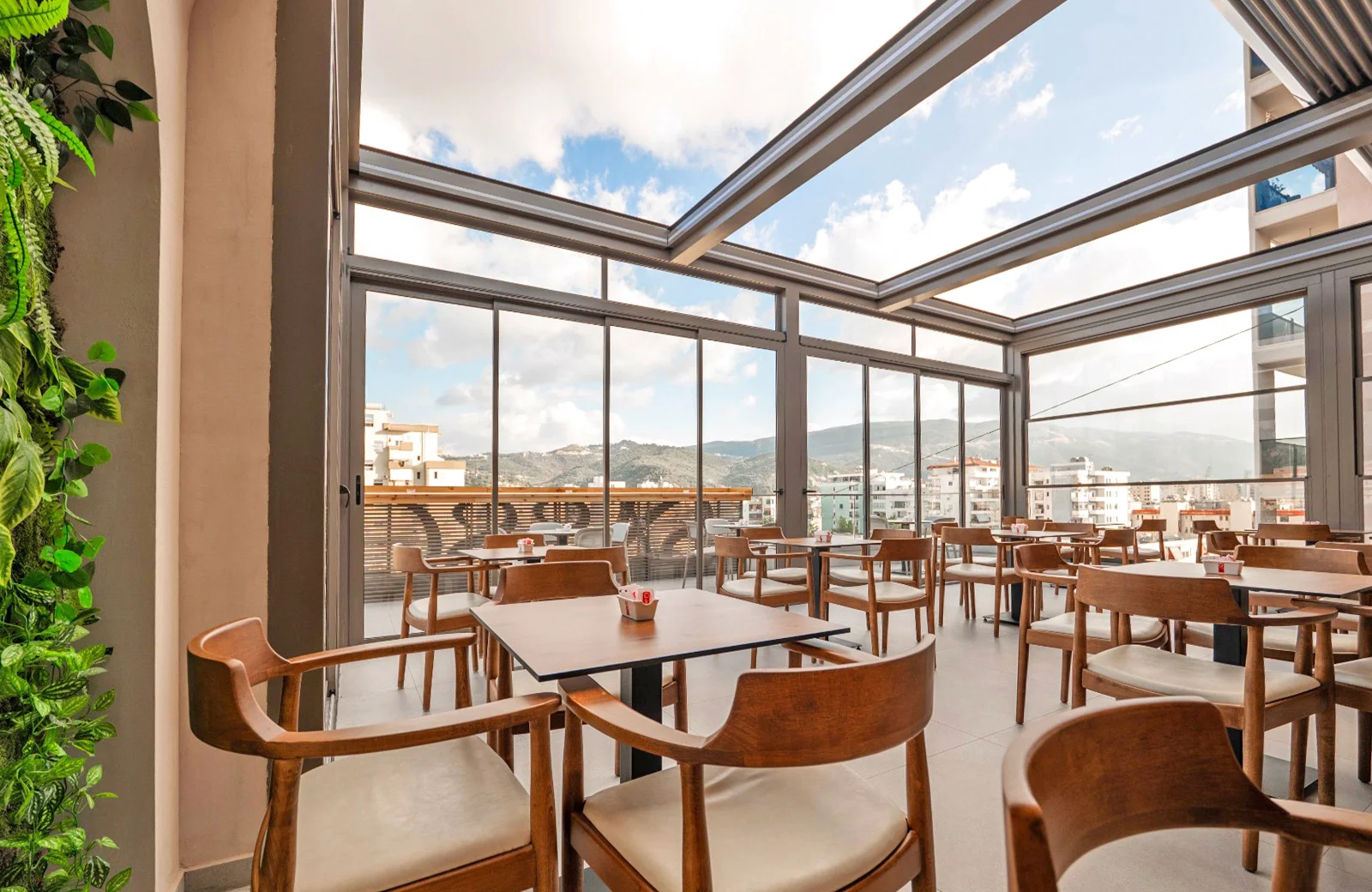 Albánska Vlorë: 4* hotel blízko mora, raňajky v cene, dieťa do 12 rokov zdarma – Obrázok 4