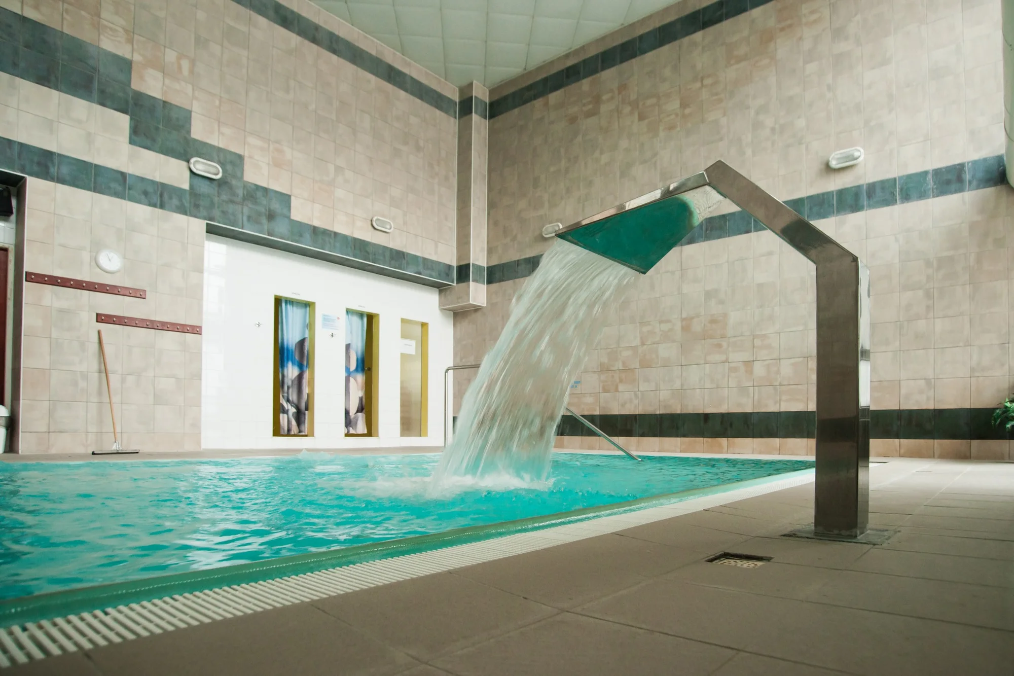 Jaskynný parný kúpeľ a ajurvédska olejová masáž, privátne SPA či wellness s večerou pre dvoch – Obrázok 3