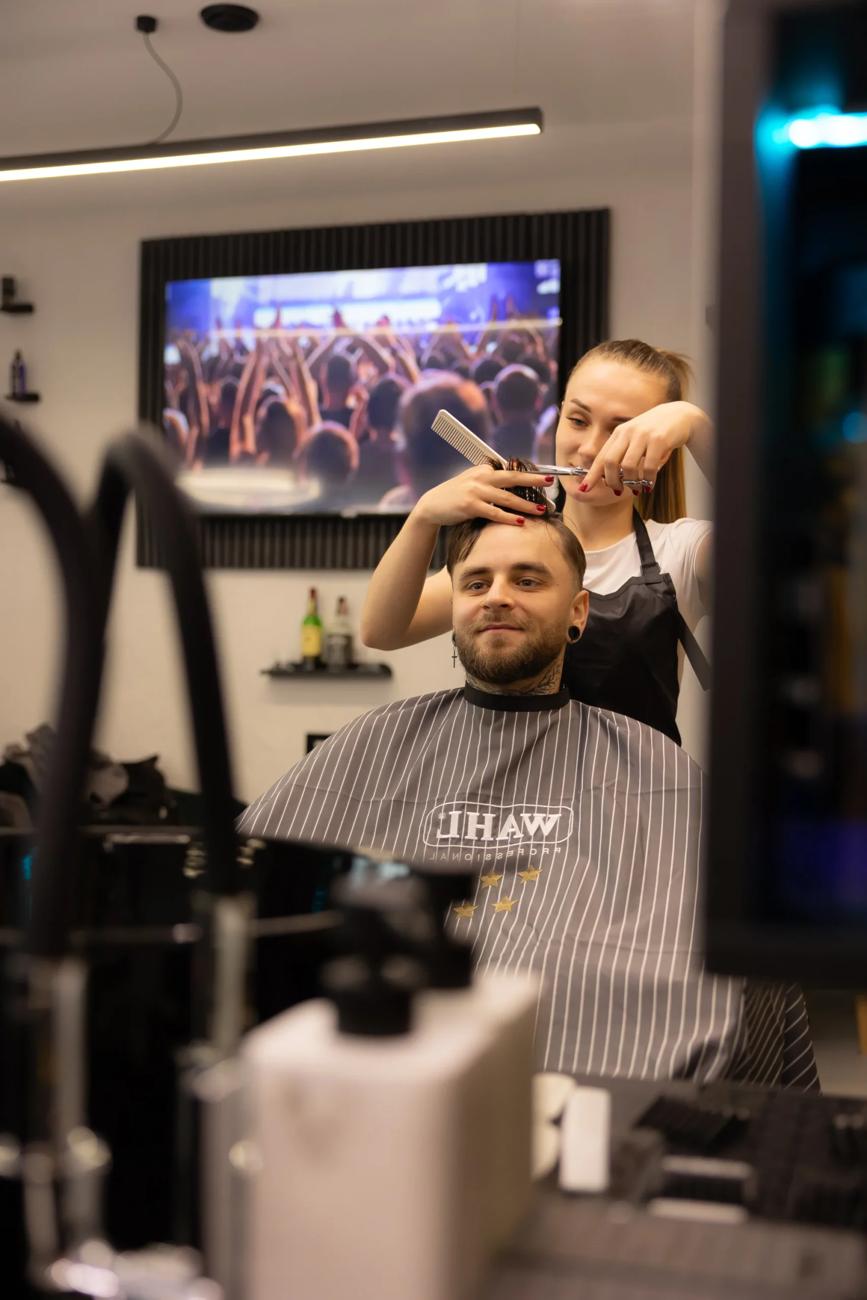 Pánsky strih a/alebo úprava brady s hot towel a depiláciou nosa a uší – Obrázok 6