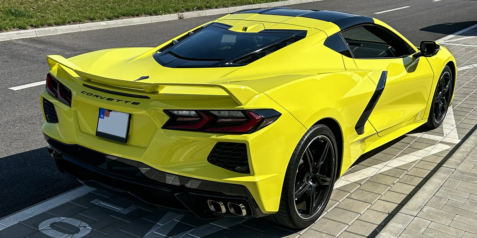 Adrenalínová jazda v Chevrolet Corvette C8: ako vodič alebo spolujazdec – Obrázok 5