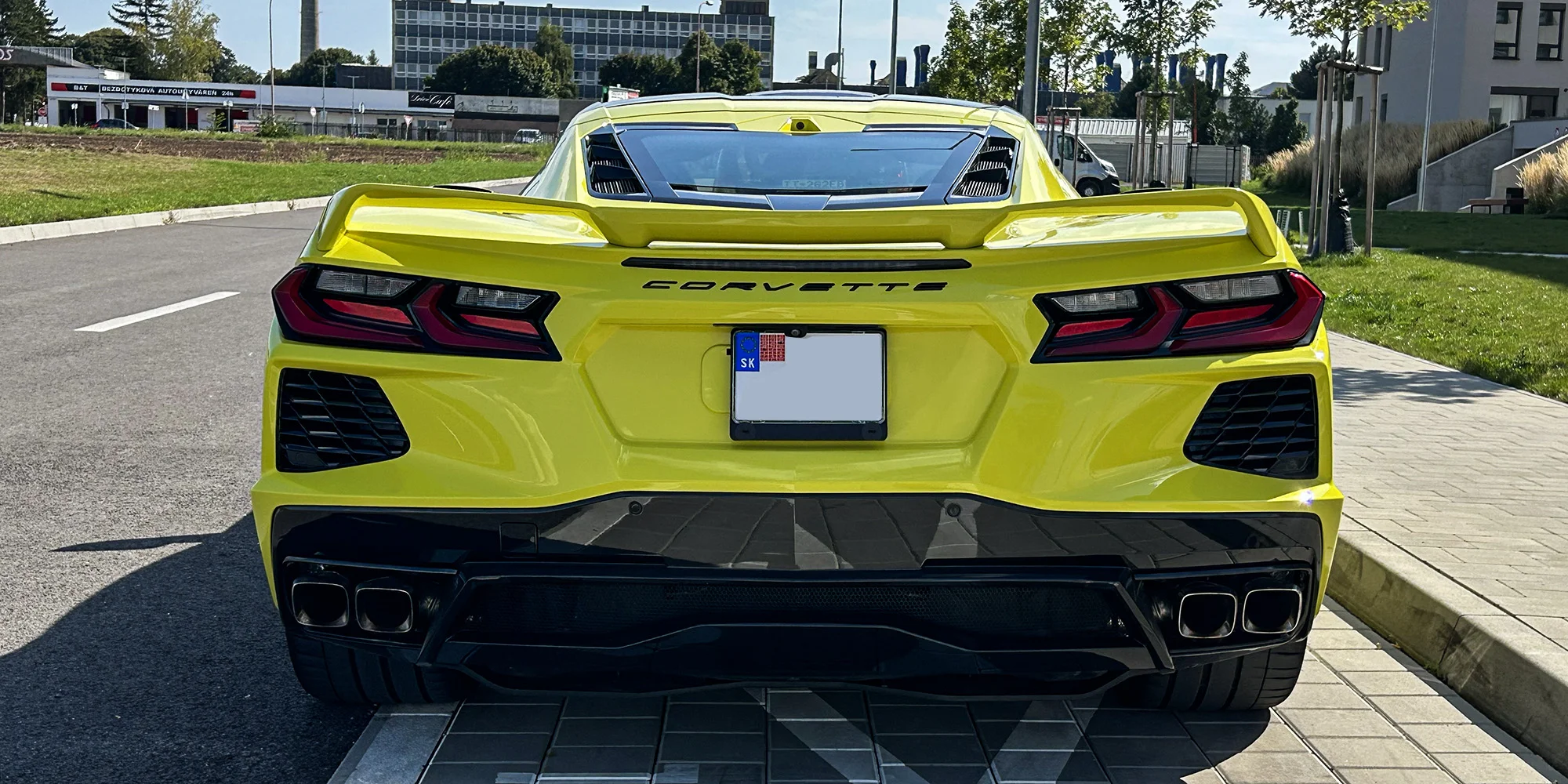 Adrenalínová jazda v Chevrolet Corvette C8: ako vodič alebo spolujazdec – Obrázok 3
