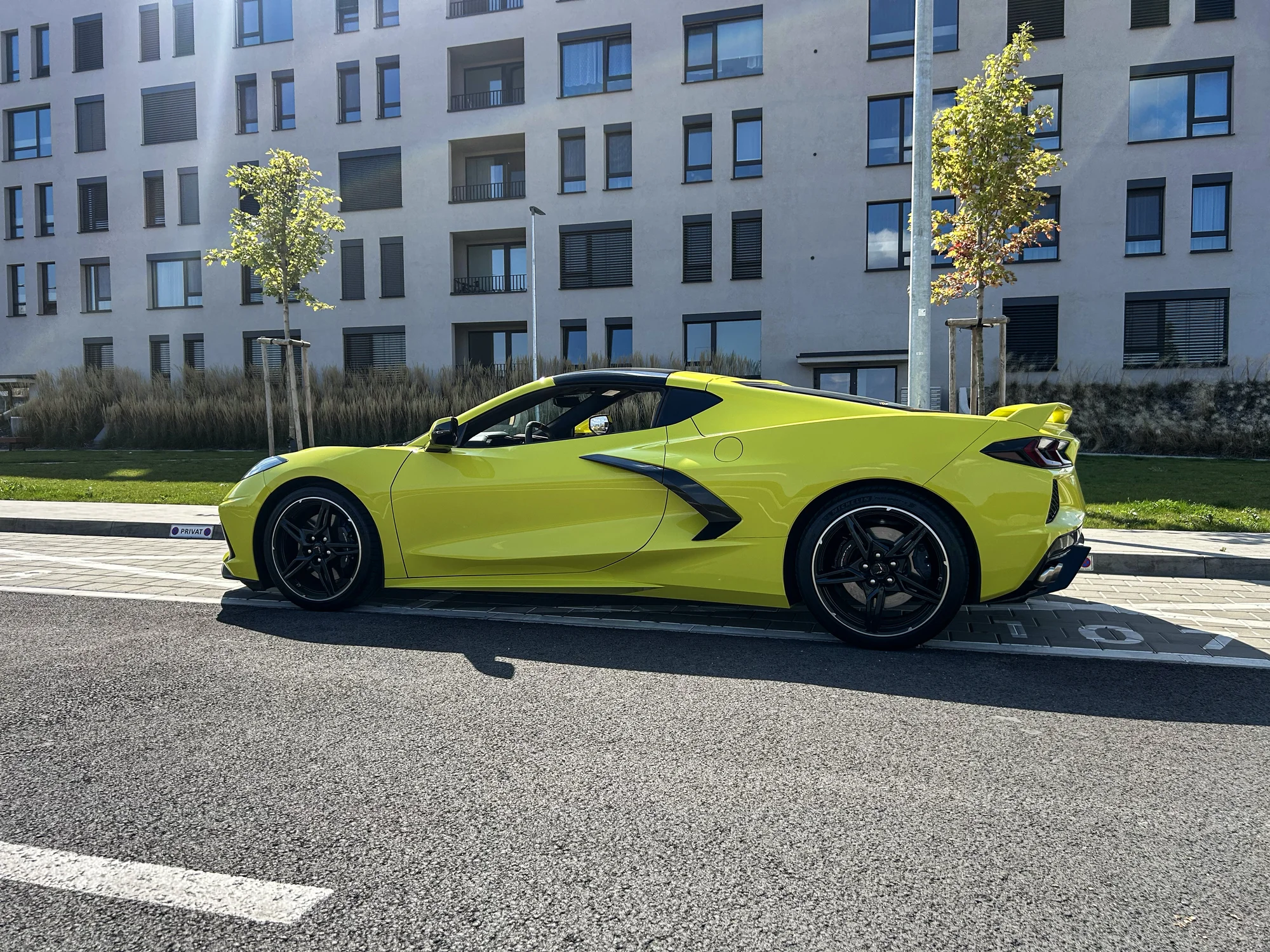 Adrenalínová jazda v Chevrolet Corvette C8: ako vodič alebo spolujazdec – Obrázok 4