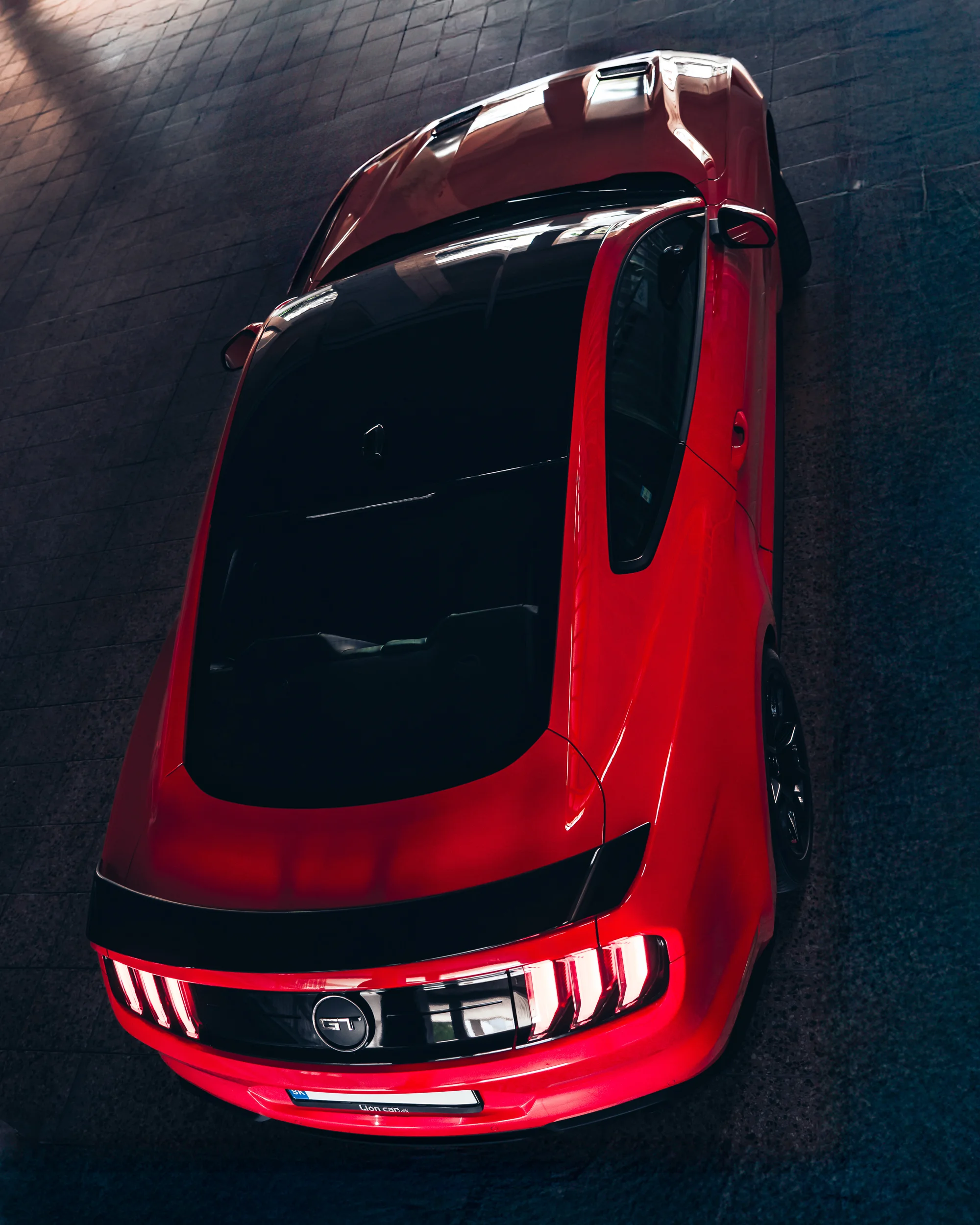Prenájom vozidla Ford Mustang GT 5.0 na hodinu aj celý víkend – Obrázok 2