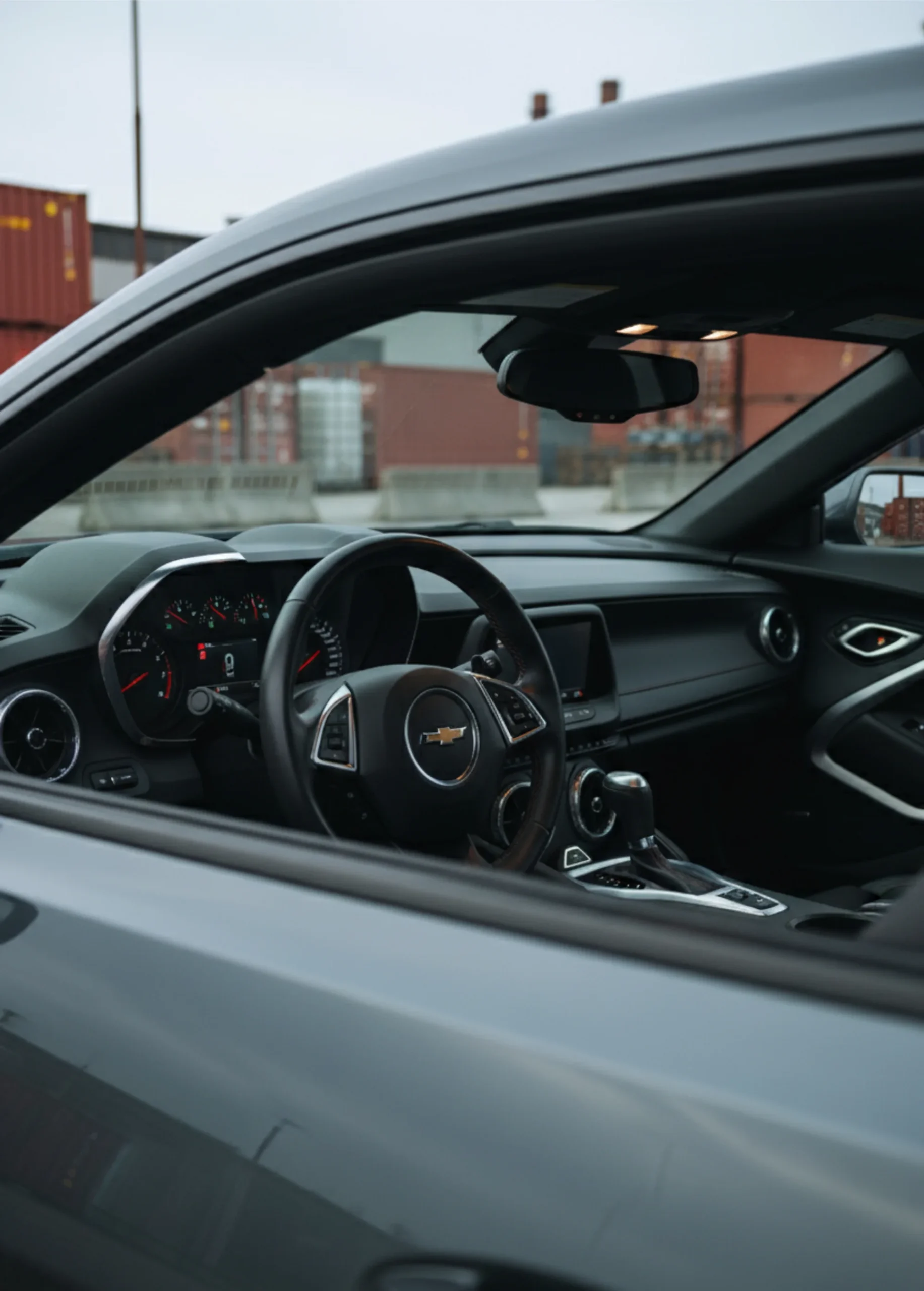 Zážitková jazda na Chevrolet Camaro, Lamborghnini Gallardo alebo Ferrari California T v premávke – Obrázok 4