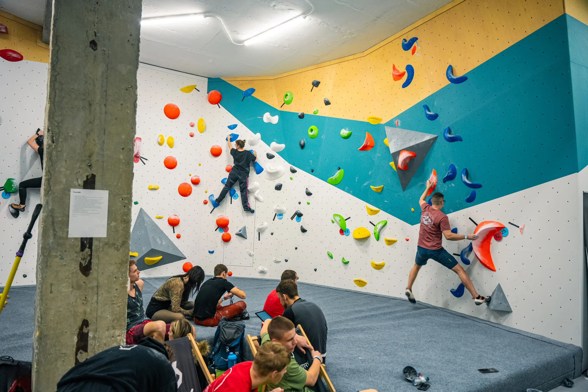 Adrenalín a zábava v lezeckom centre PRALEZ: Bouldrová stena, KIDZONE aj kurzy – Obrázok 6