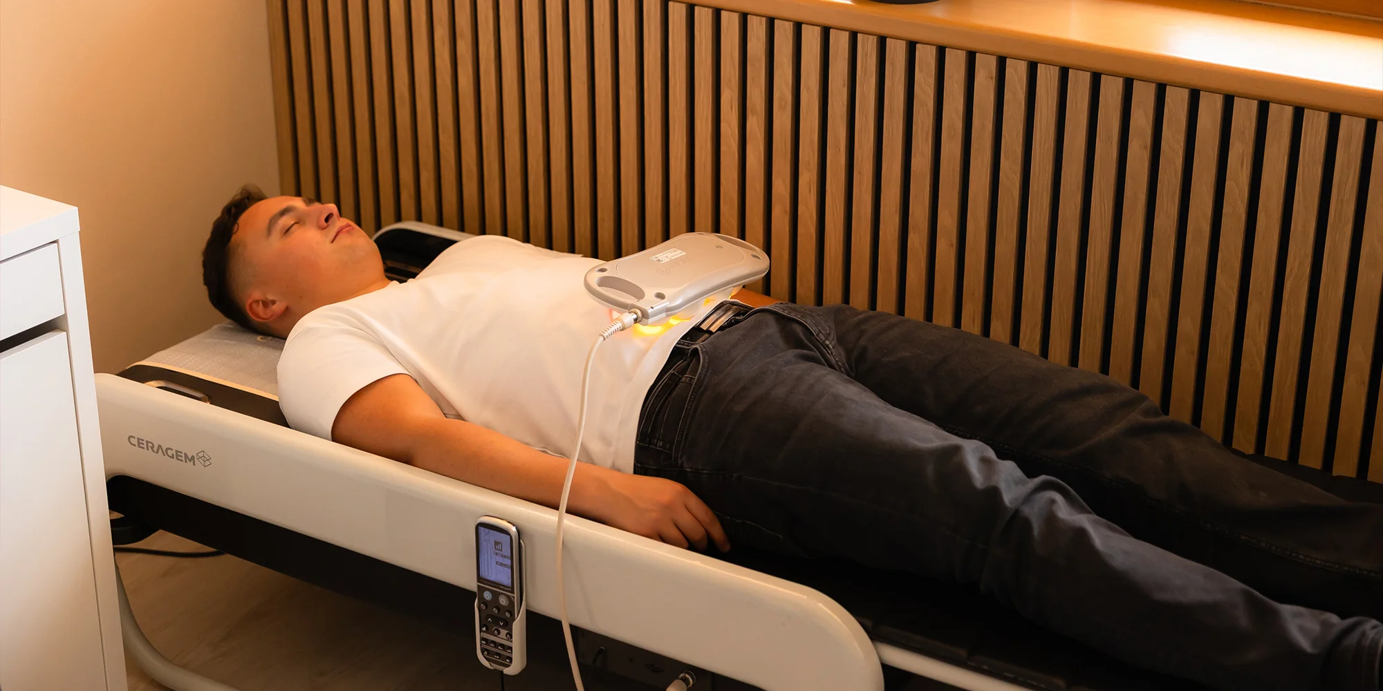 Masáž na lôžku CERAGEM alebo terapia infračerveným svetlom MITO Light