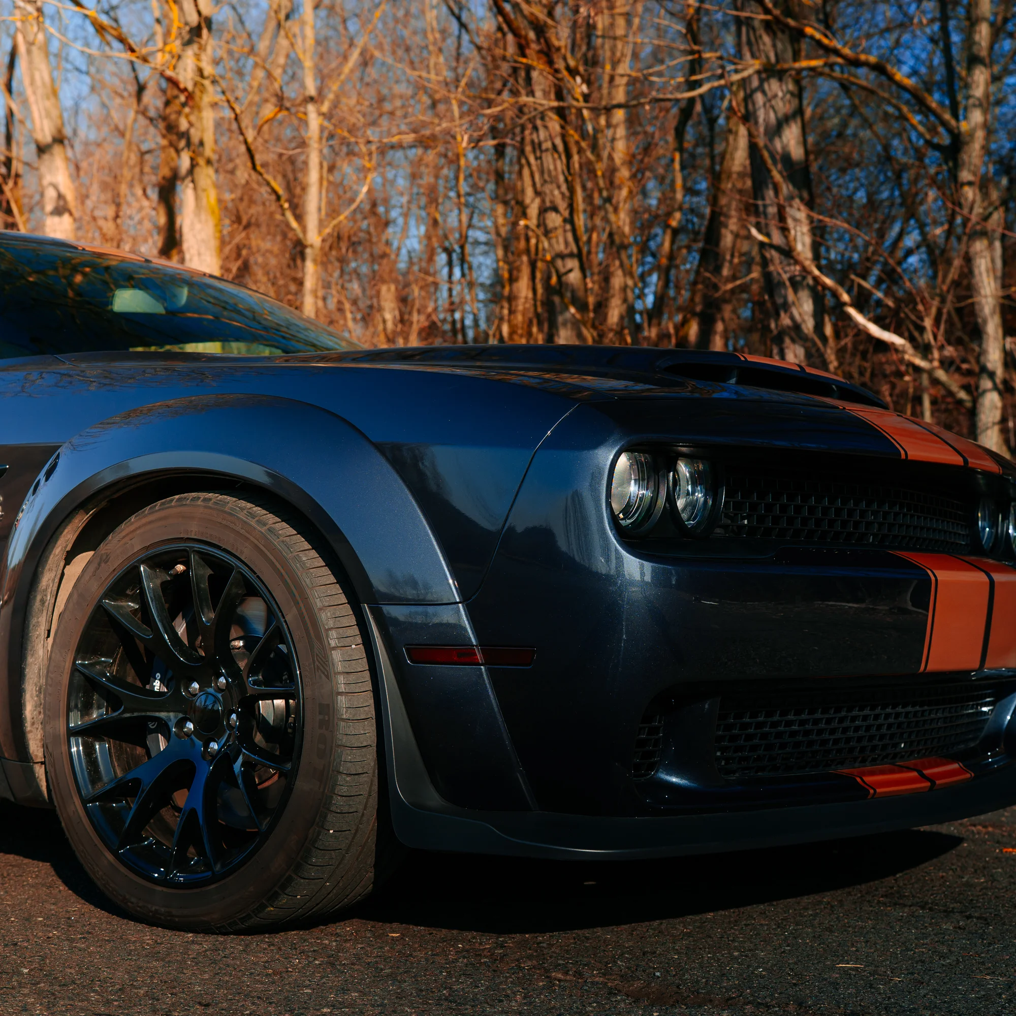 Prenájom vozidla Dodge Challenger 6.4 Scat Pack na pár hodín, celý deň či víkend – Obrázok 4