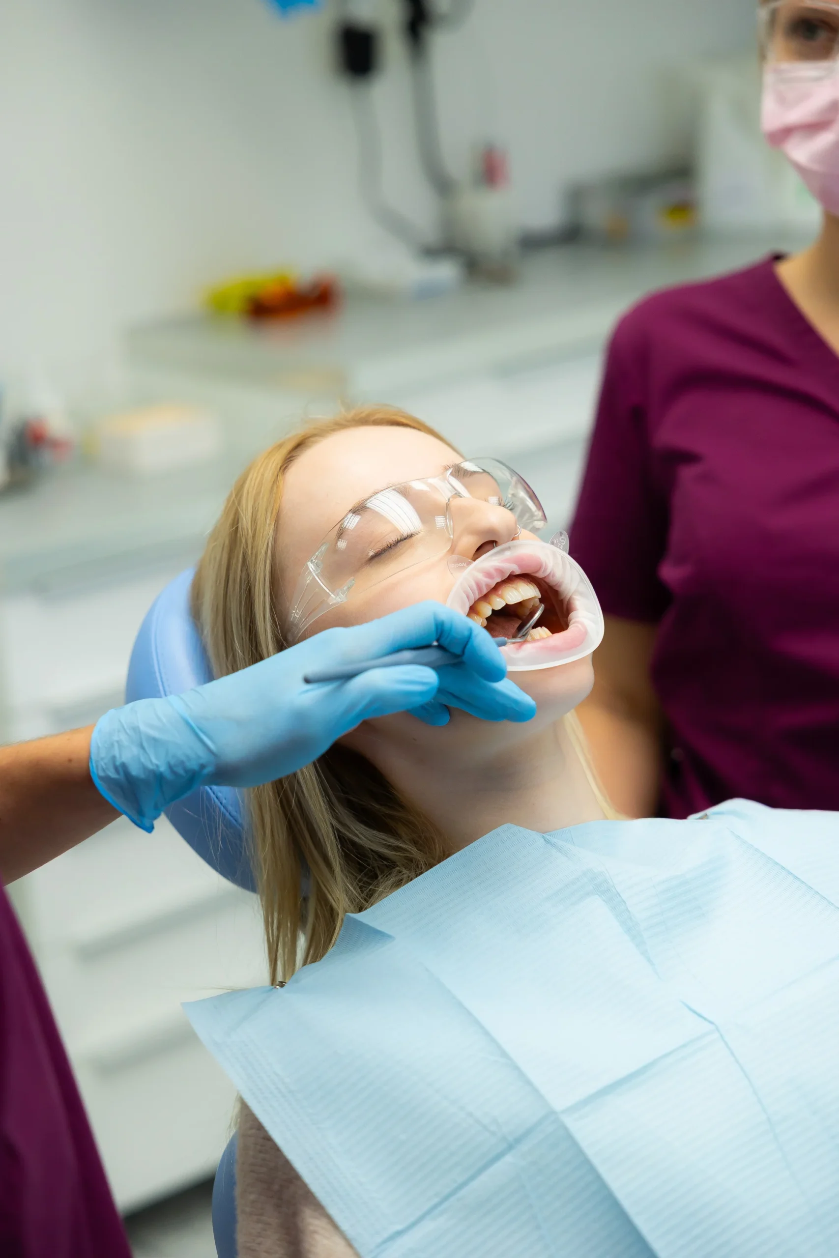 Dentálna hygiena alebo šetrné bielenie pomocou laseru Fotona v zubnej klinike DENTAL MEDICARE – Obrázok 4
