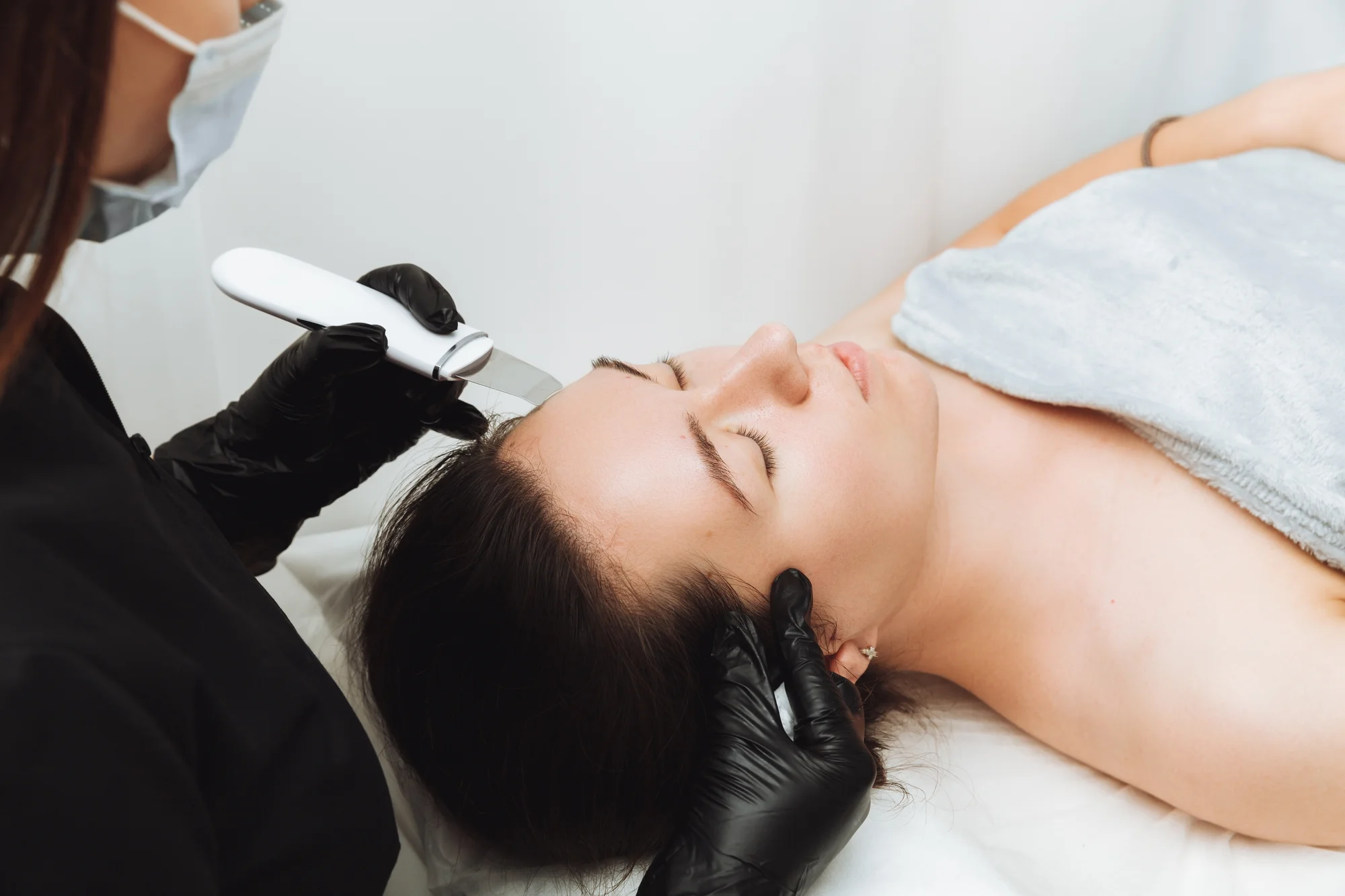 Kozmetické ošetrenia: dermaplaning pre hladkú a sviežu pleť a mezoterapia – Obrázok 2
