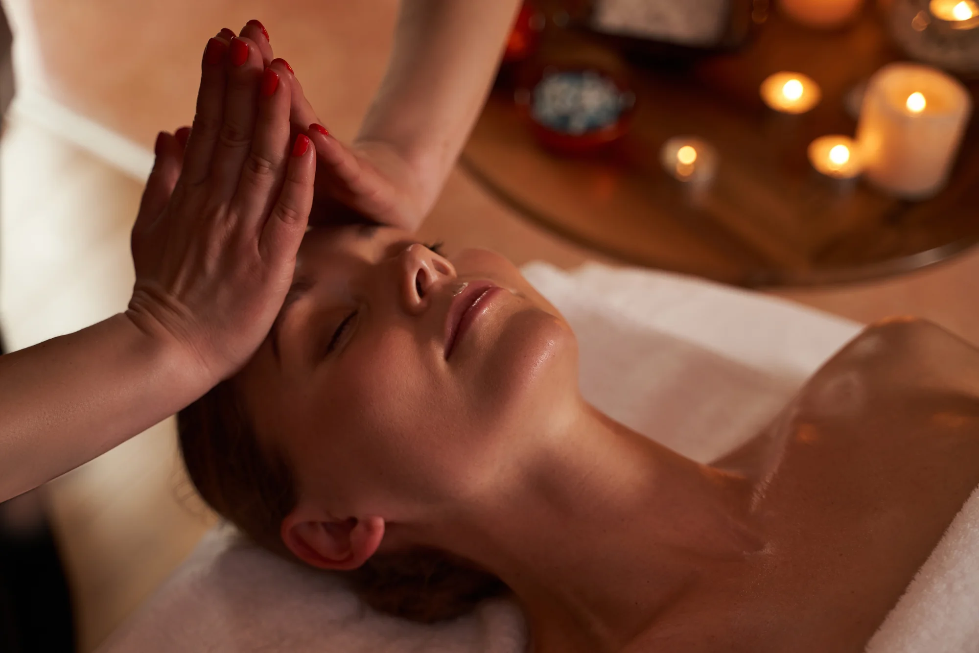 Tri druhy head spa: 45, 60 alebo 90 minútová relaxácia a regenerácia vlasov a vlasovej pokožky – Obrázok 3