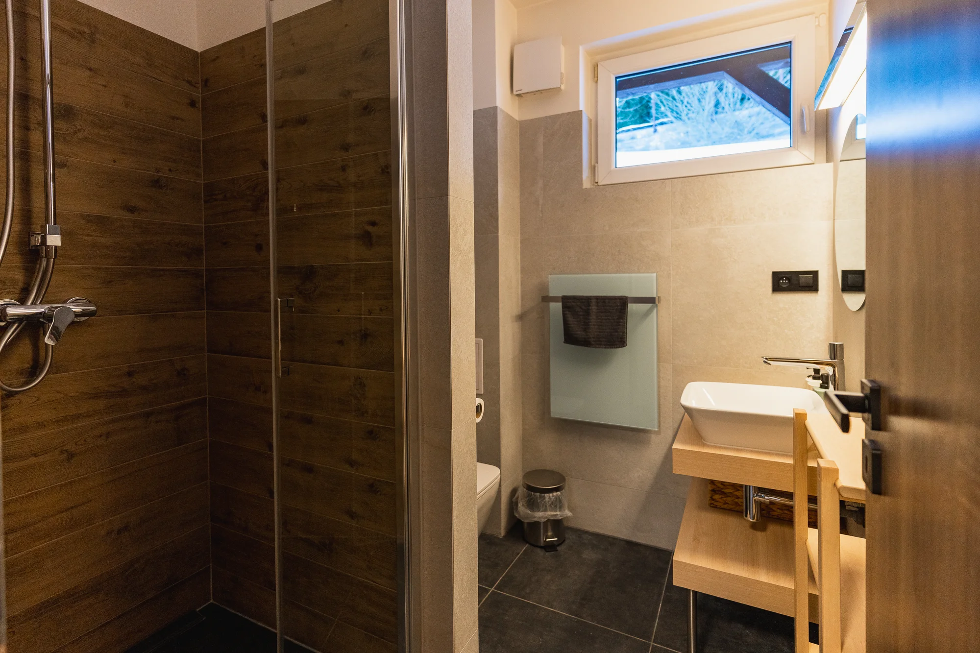 Štýlový plne vybavený apartmán len kúsok od Donovalkova a lanovky na Novú hoľu – Obrázok 4