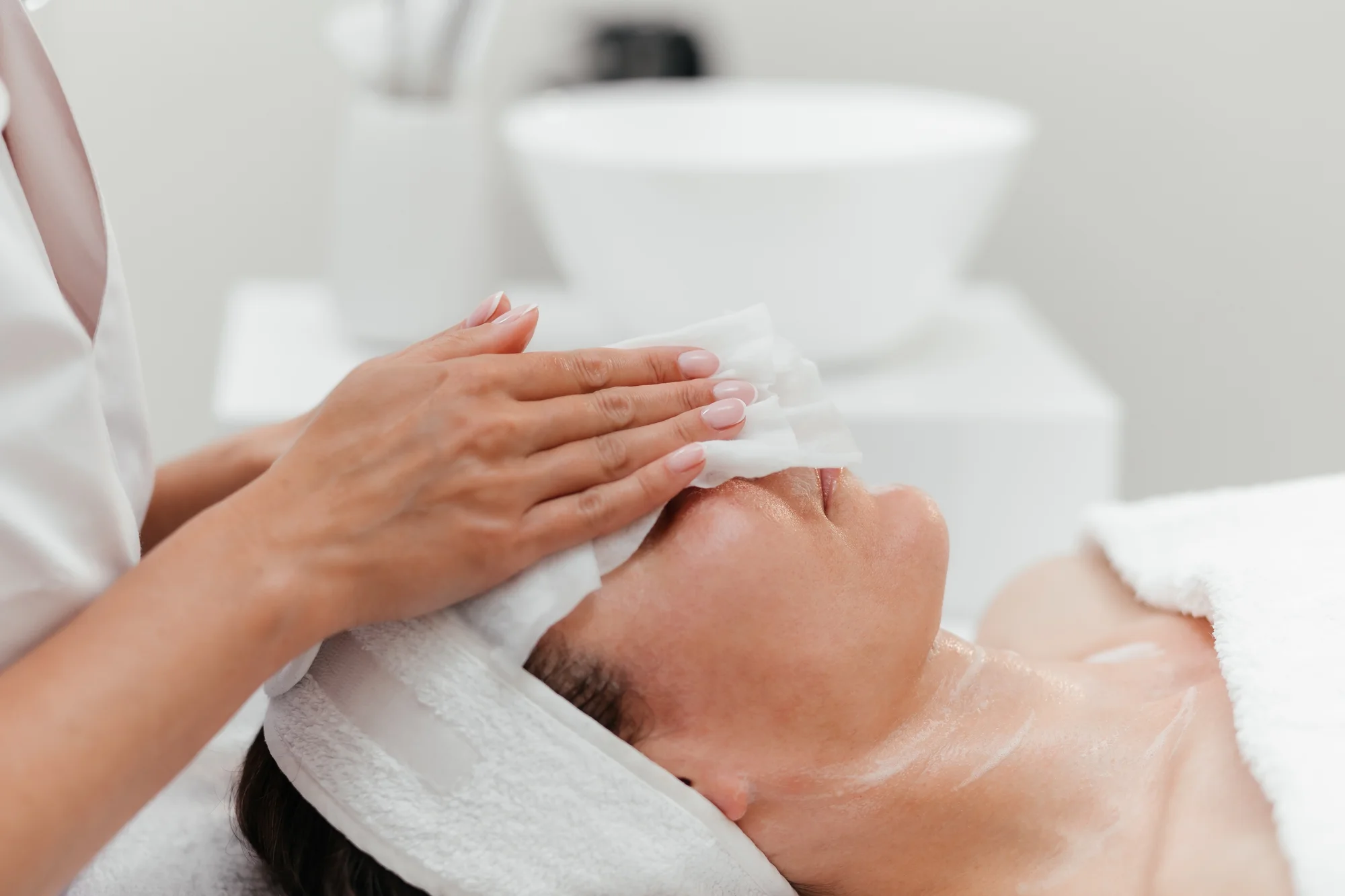 Kozmetické ošetrenie pleti luxusnou kozmetikou Larens alebo relaxačný balíček – Obrázok 4