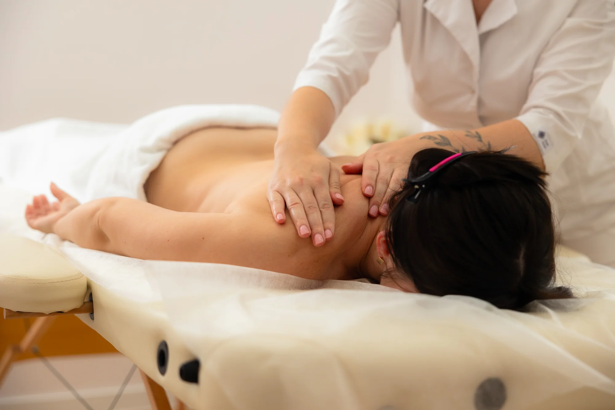 Anticelulitídna, lymfodrenážna či relaxačná masáž aj tejpovanie – Obrázok 2