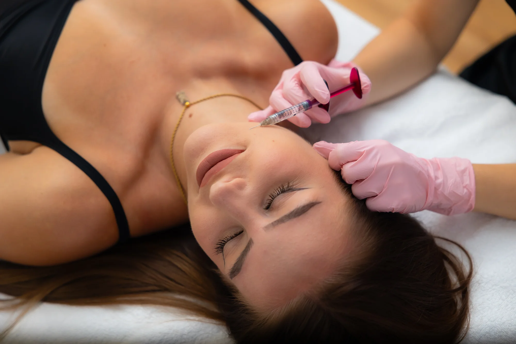 Skinbooster: Aplikácia kyseliny hyalurónovej pre hĺbkovú hydratáciu pleti – Obrázok 5