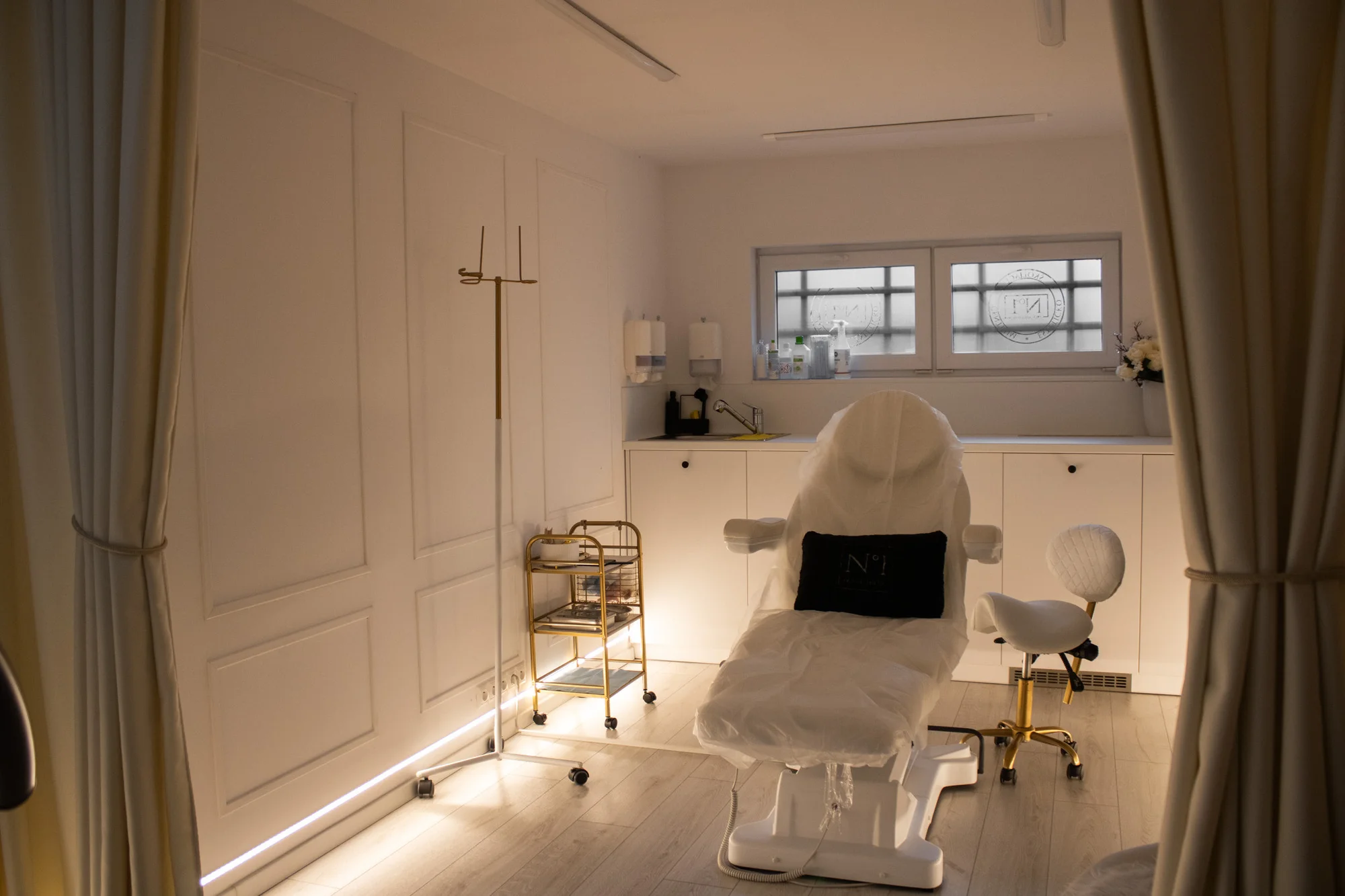 Medicínska epilácia chĺpkov diódovým laserom - nohy, bikiny, pazuchy a i. – Obrázok 6
