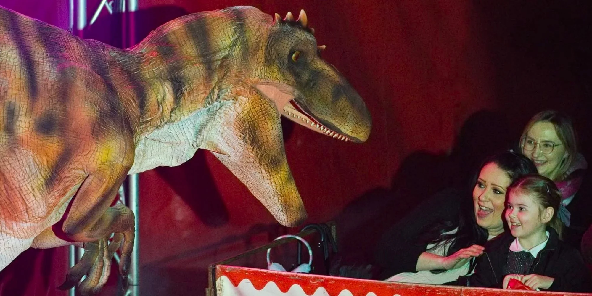 CIRKUS FRANCESKO JUNG v Piešťanoch a Trnave - show plná akrobacie, zábavy aj vystúpenie s dinosaurami