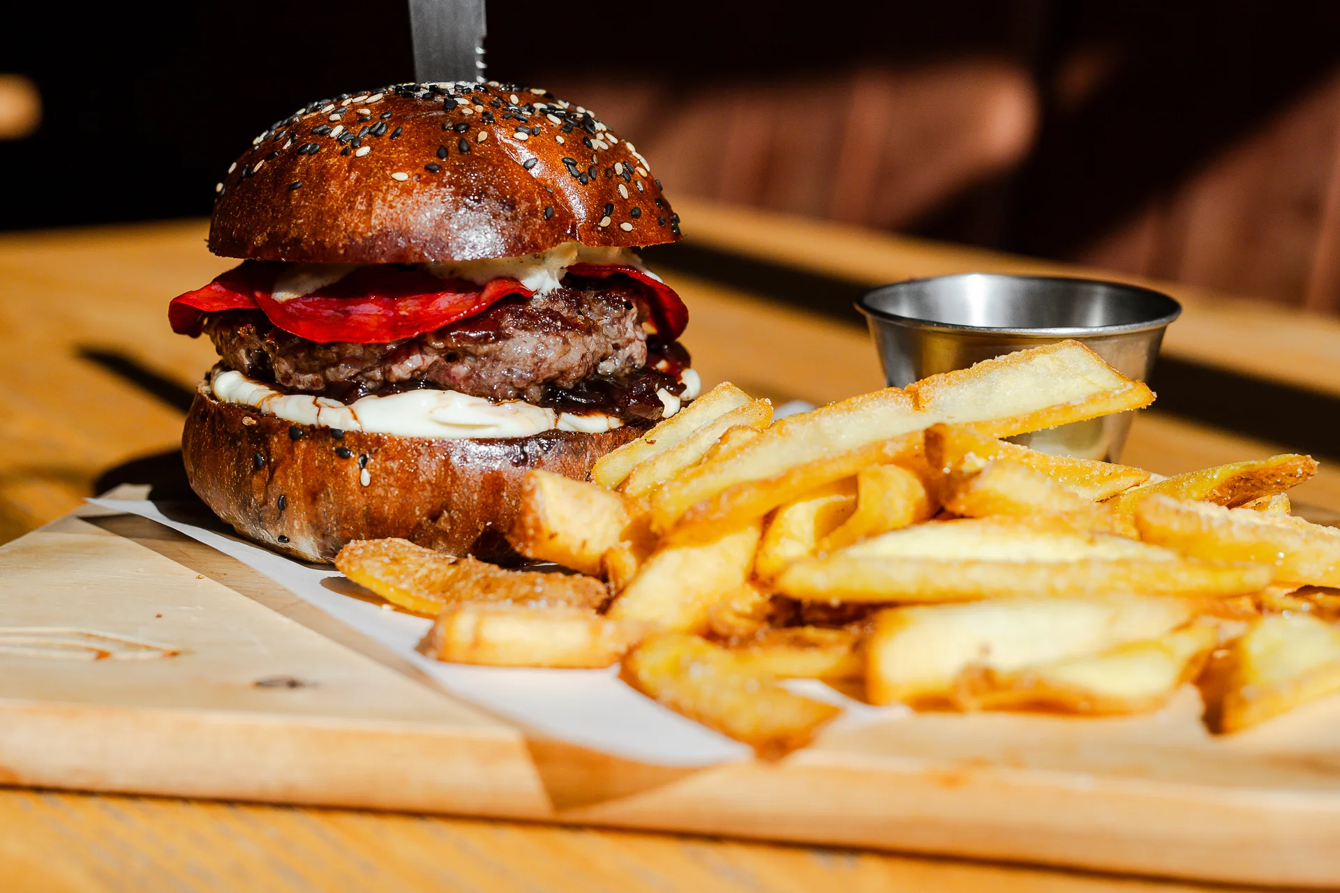 Burger s hranolčekmi alebo otvorený voucher v MGR Burger – Obrázok 3
