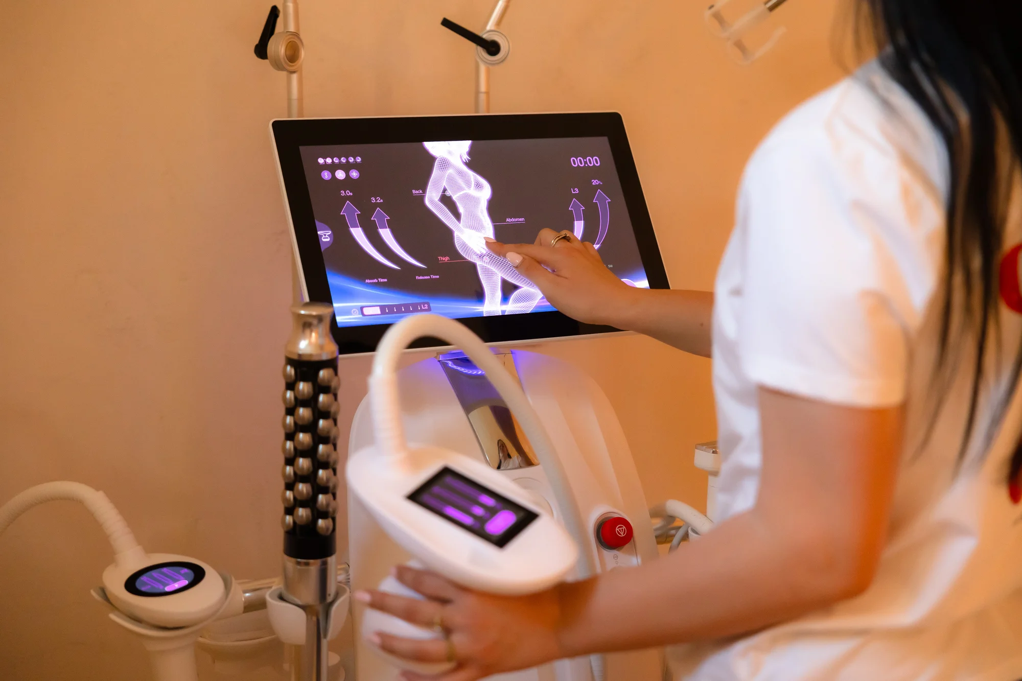 Ošetrenie VelaShape pre redukciu celulitídy a spevnenie pokožky – Obrázok 5