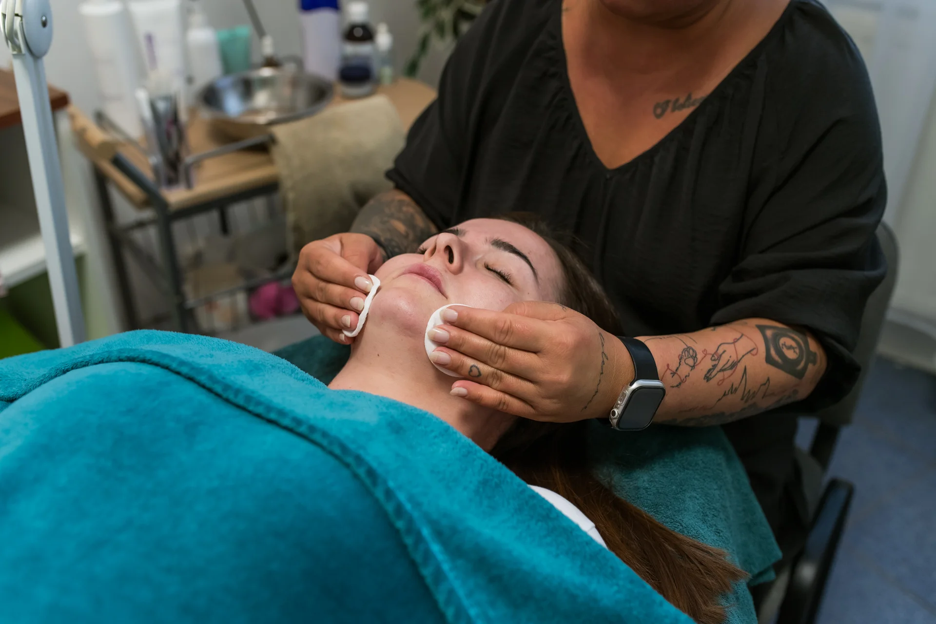 Uvoľnená, omladená a čistá pleť v RELAX-FIT: Hĺbkové čistenie pleti alebo masáž tváre – Obrázok 4