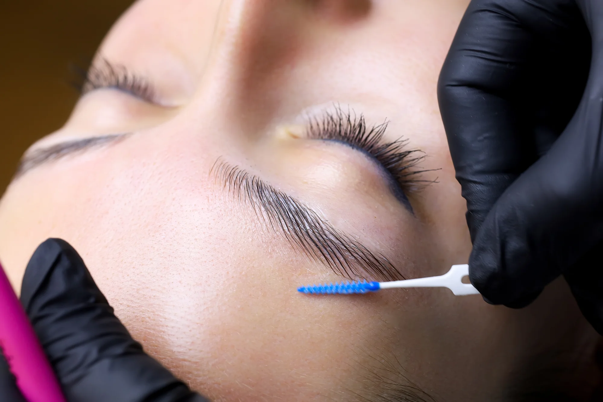 Úprava či laminácia obočia, lash liftig, permanentný make-up obočia alebo pier – Obrázok 5