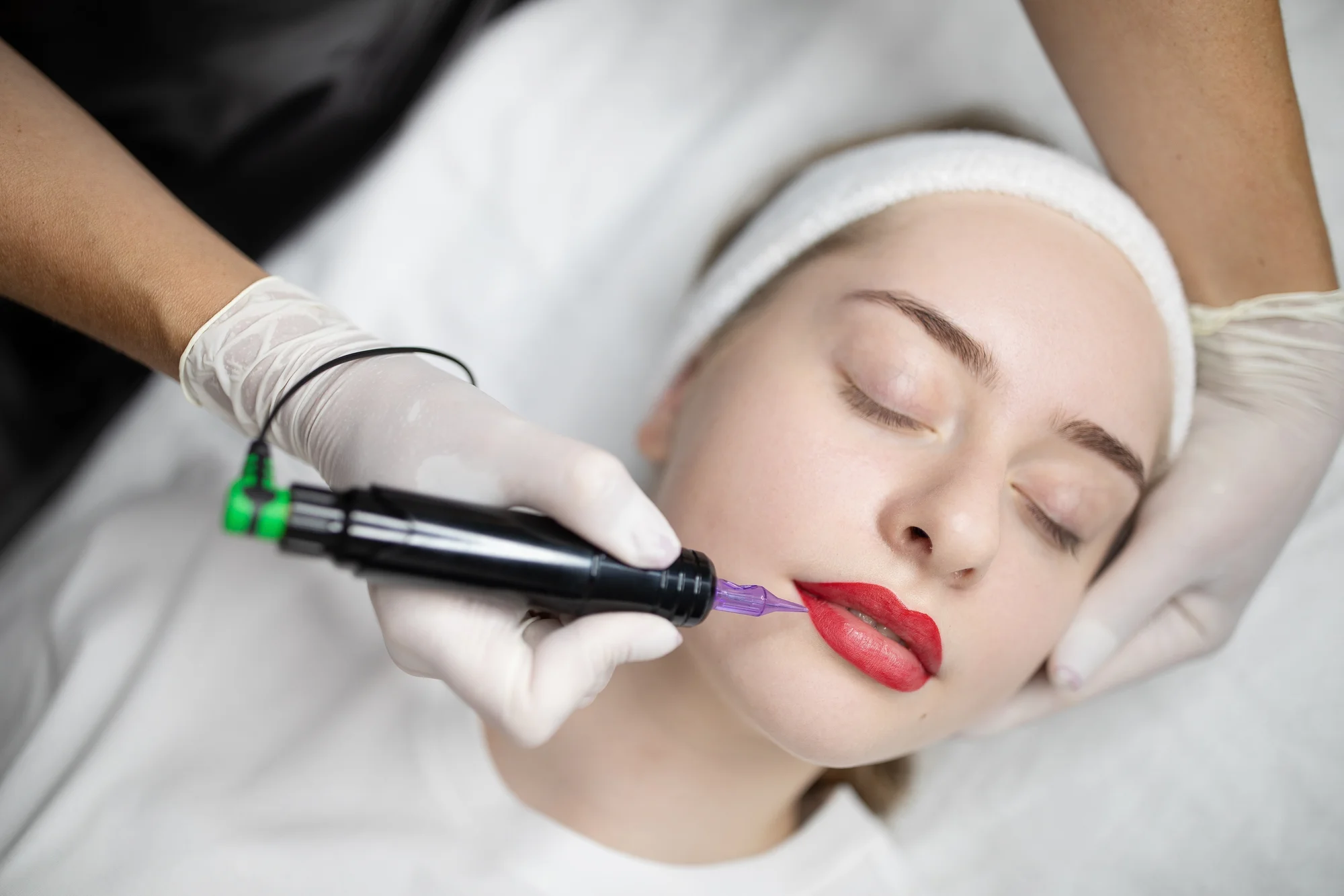 Permanentný make-up: mikropigmentácia pier alebo microblading obočia – Obrázok 3