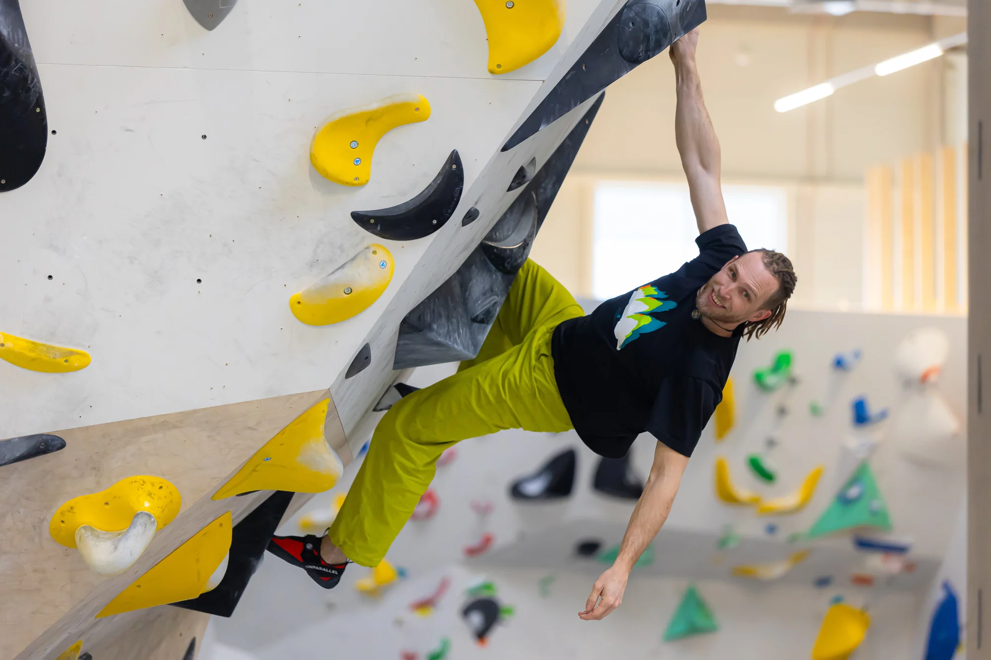 Neobmedzené vstupy na najväčšiu lezeckú stenu Spot Climbing Gym – Obrázok 4