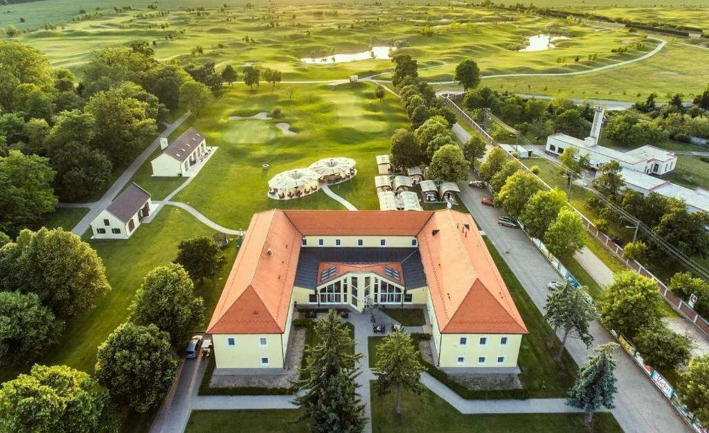 Golfový kurz na získanie Zelenej karty v Apex Golf Club – Obrázok 6
