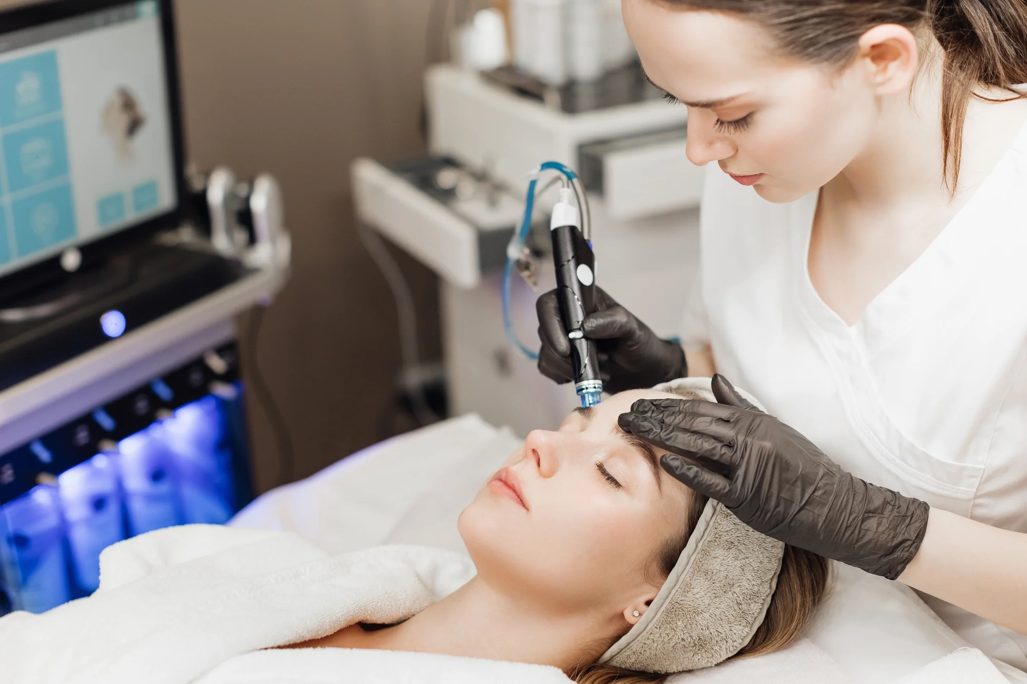 Čistenie pleti, ošetrenie Hydrofacial alebo mezoterapia SkinBooster – Obrázok 4
