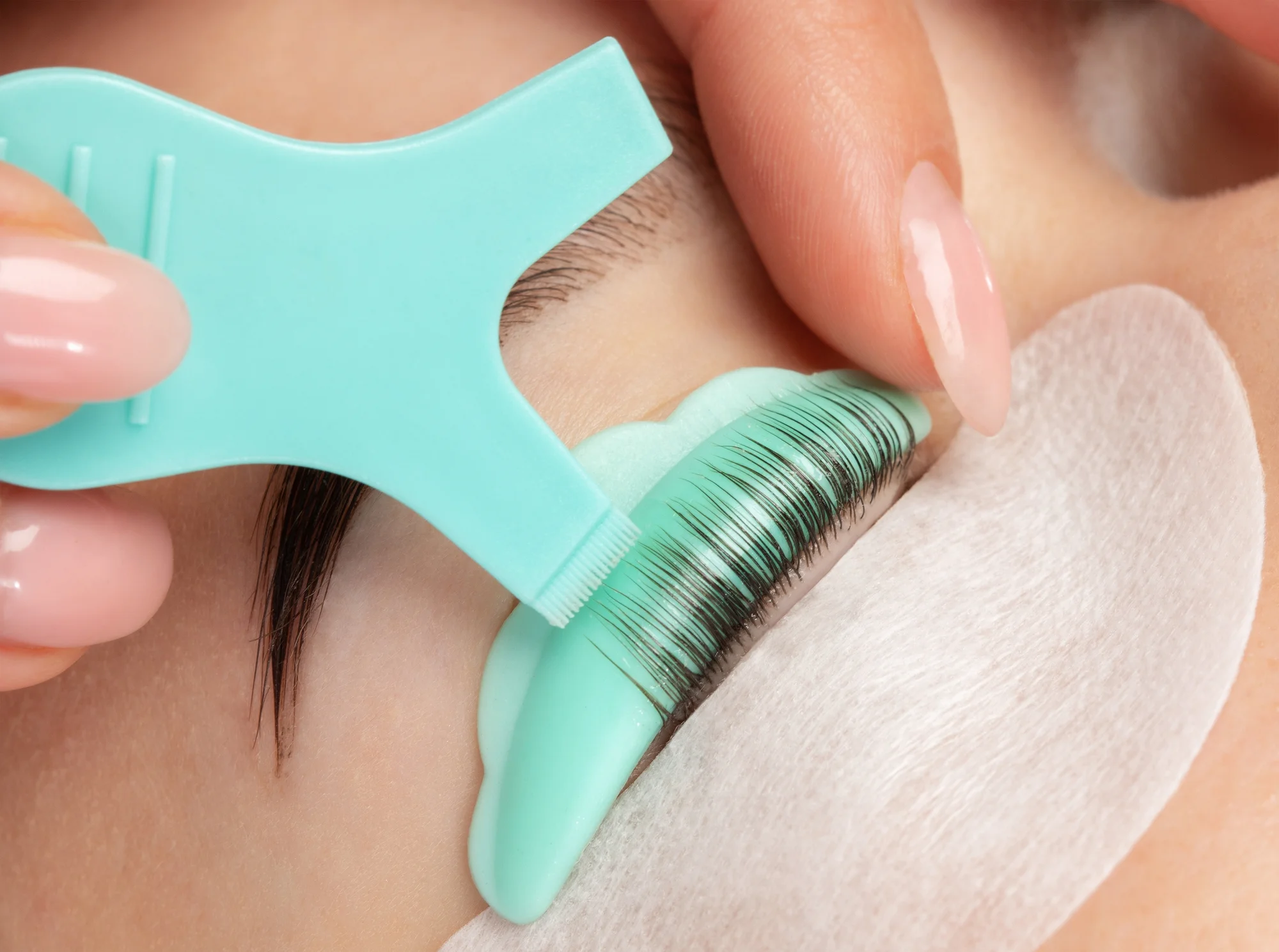 Laminácia obočia, lash lifting alebo výhodný balíček oboch – Obrázok 3