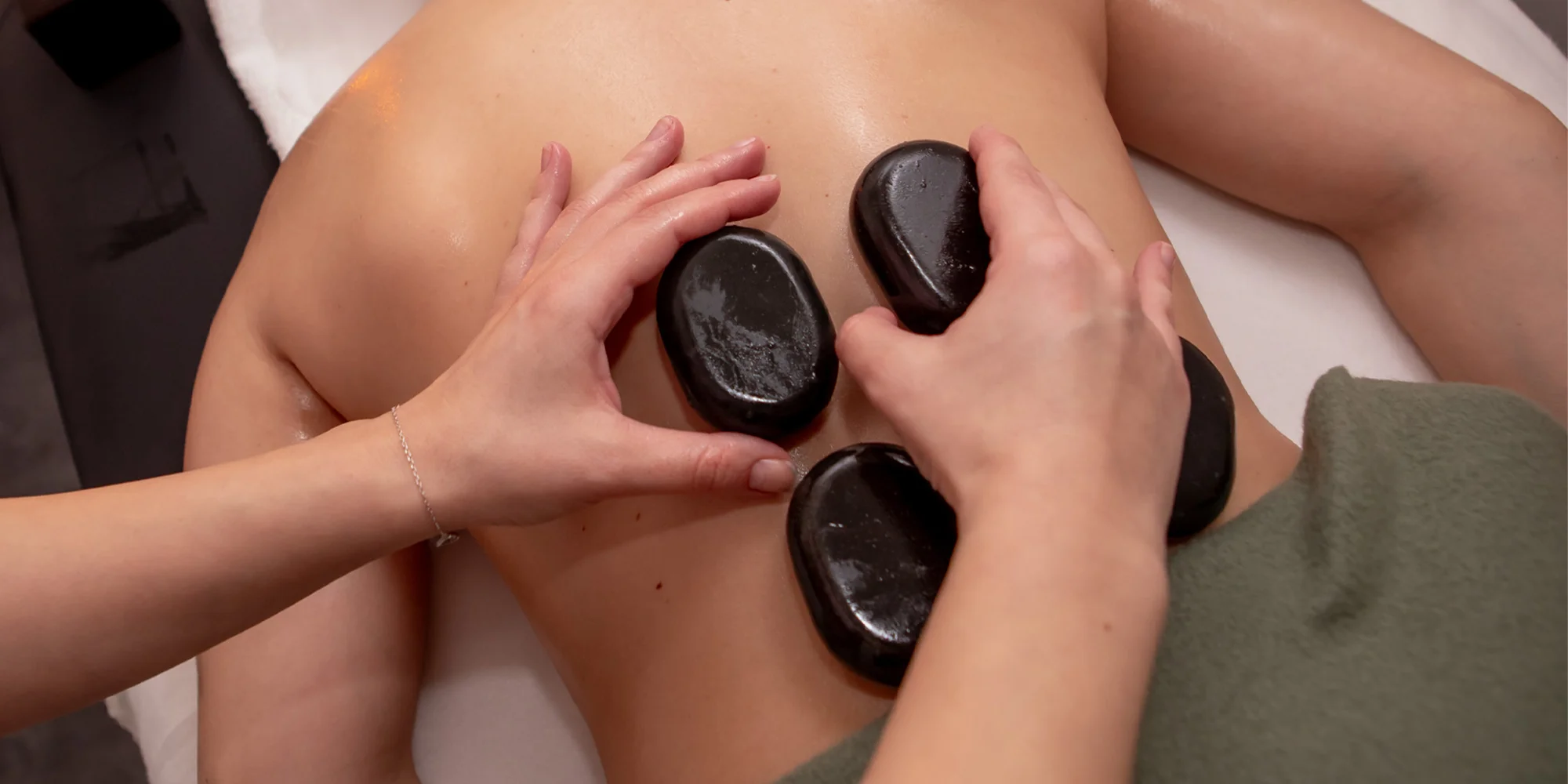 Fantastické masáže: reflexná, klasická, bankovanie či lávové kamene v Bodysense – Obrázok 3