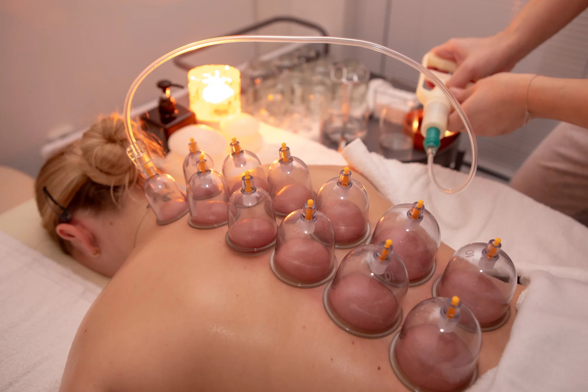 Fantastické masáže: reflexná, klasická, bankovanie či lávové kamene v Bodysense – Obrázok 4