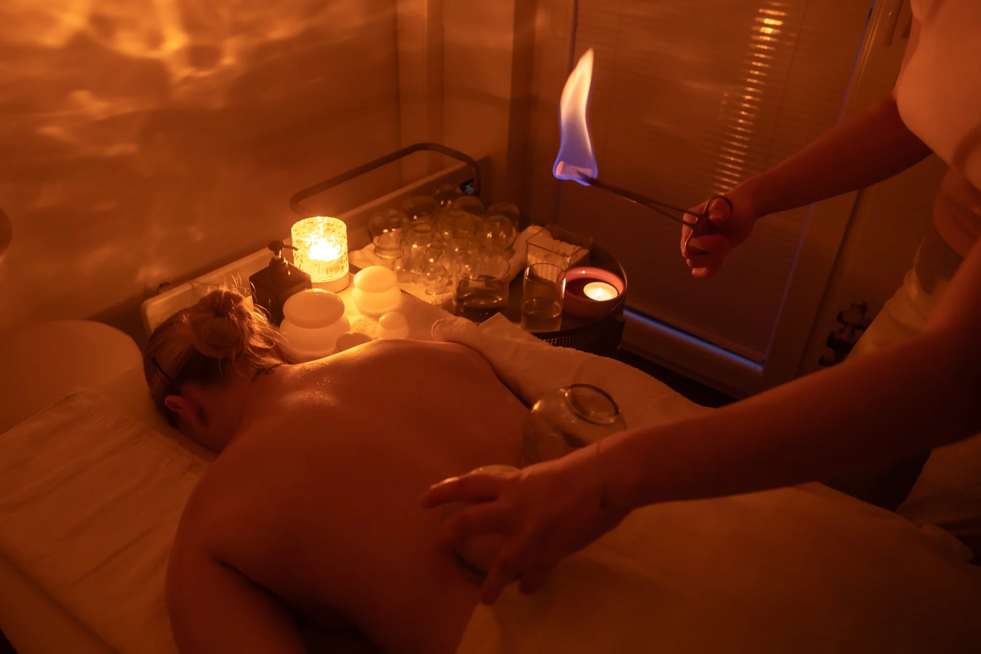 Fantastické masáže: reflexná, klasická, bankovanie či lávové kamene v Bodysense – Obrázok 5