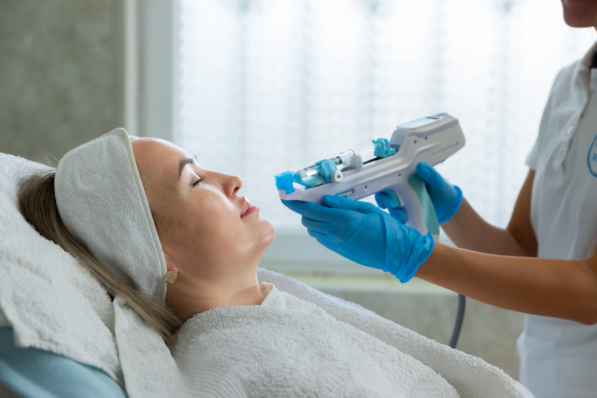 Omladenie bez chirurgického zákroku: Skinbooster Revitrane alebo Juvederm Volite – Obrázok 3