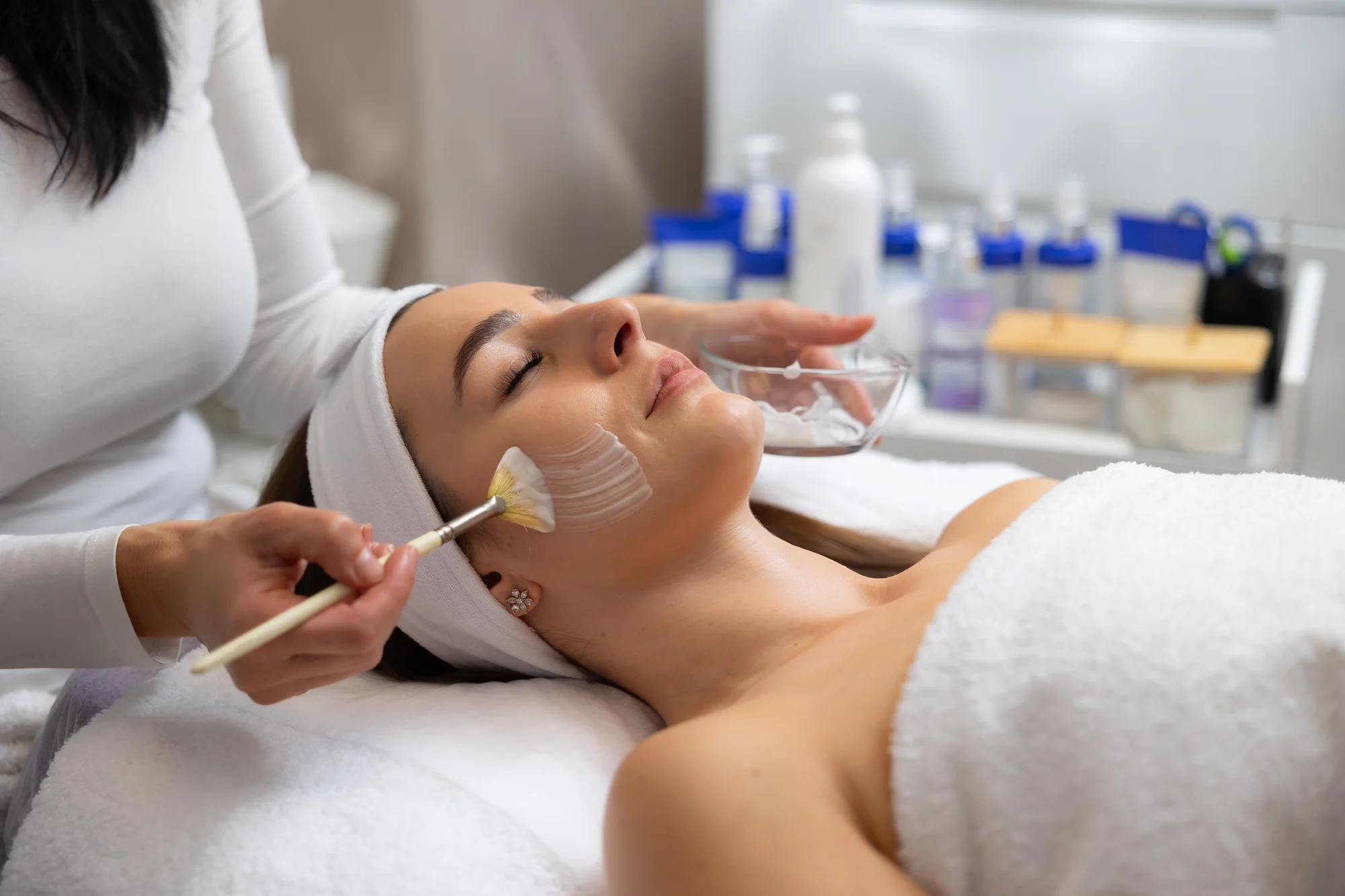 Pleťové ošetrenia pre dámy: Hĺbkové ošetrenie, Vitamín C, Chemický peeling – Obrázok 5