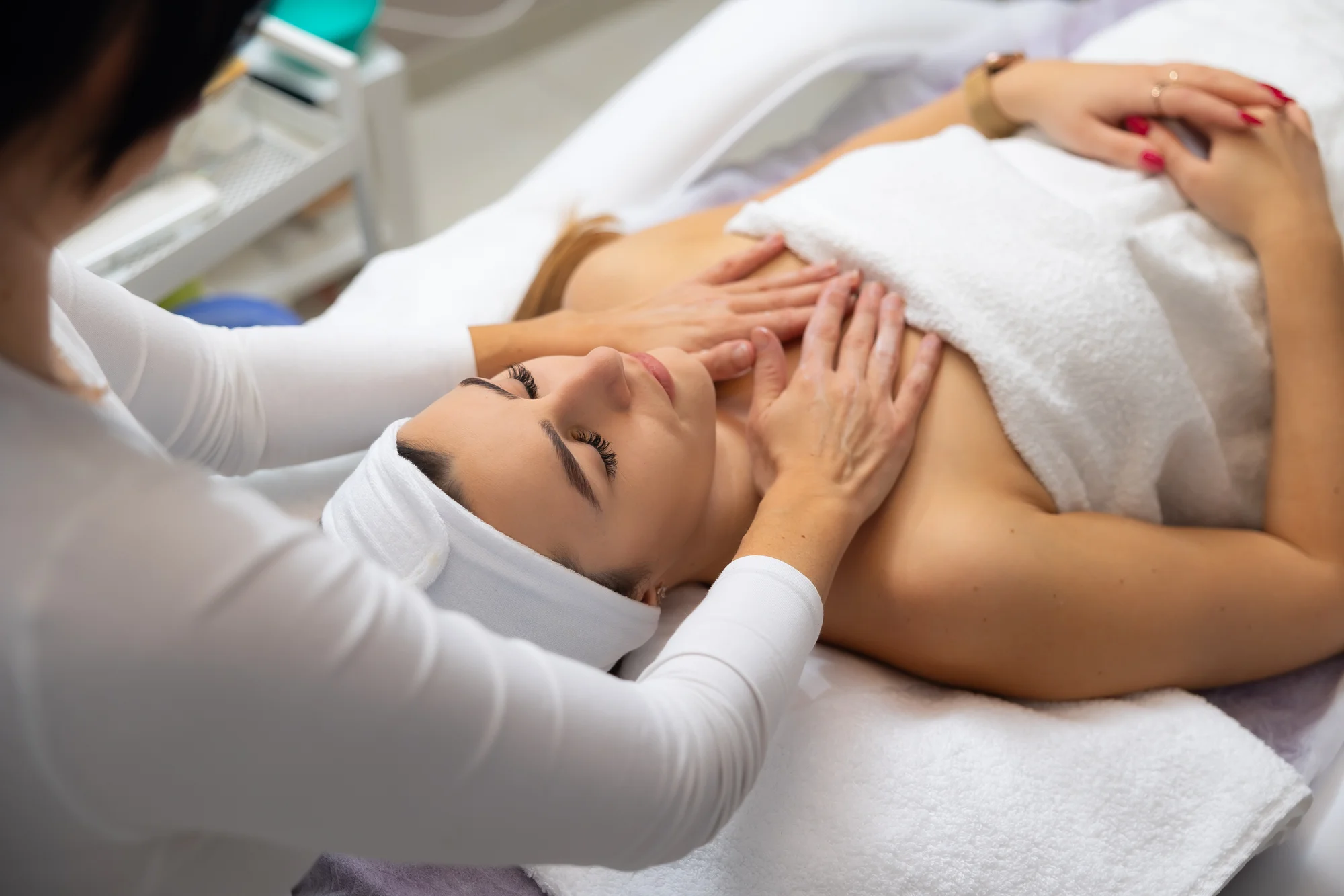 Pleťové ošetrenia pre dámy: Hĺbkové ošetrenie, Vitamín C, Chemický peeling – Obrázok 6