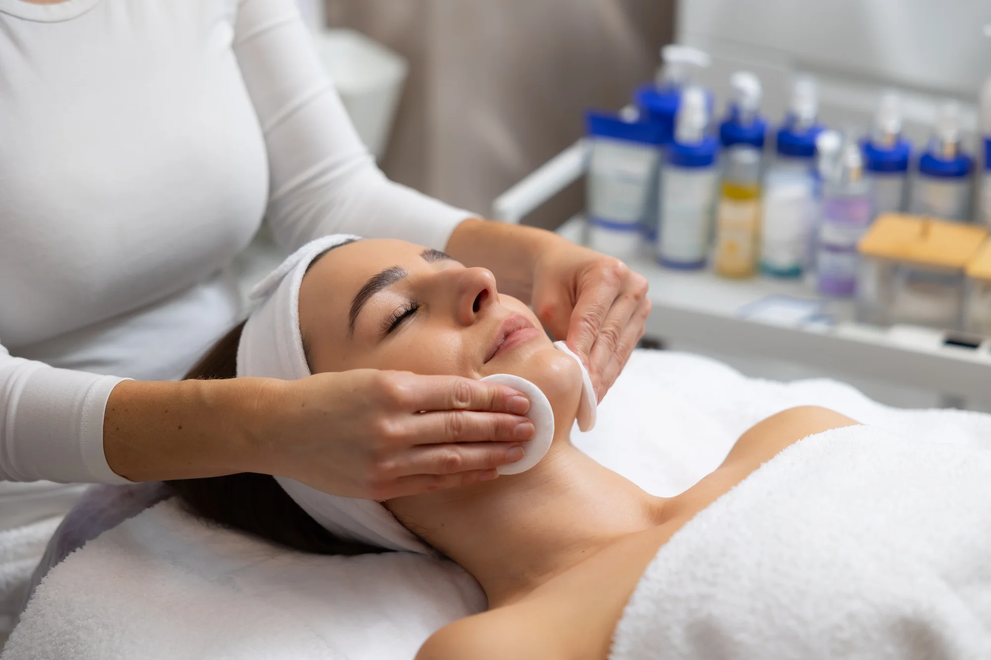 Pleťové ošetrenia pre dámy: Hĺbkové ošetrenie, Vitamín C, Chemický peeling – Obrázok 3