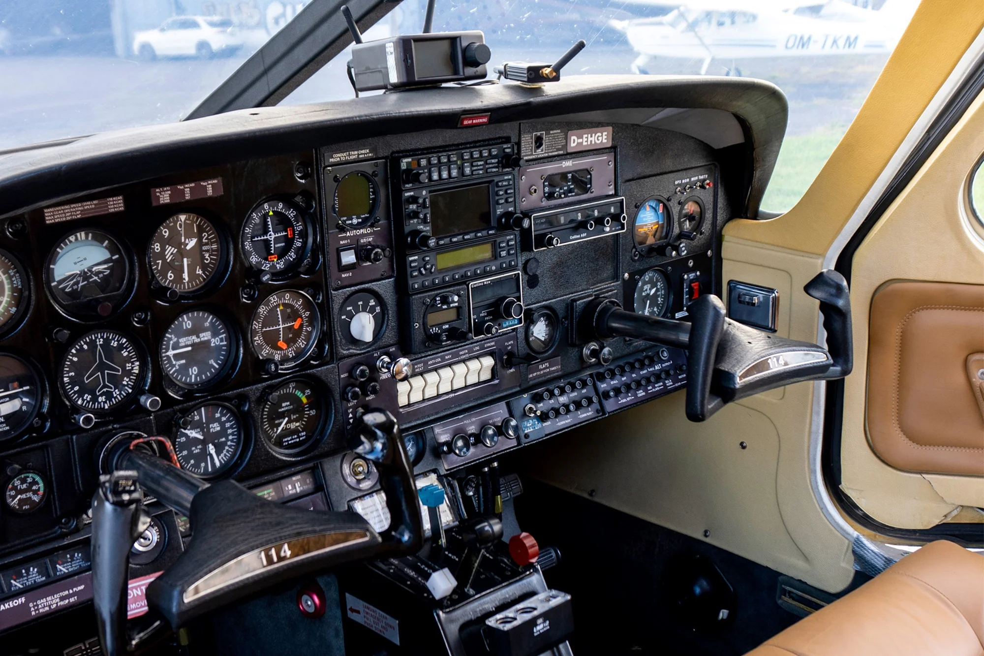 Zážitkové lety na lietadle ROCKWELL COMMANDER 114 s panorámou Vysokých Tatier a Spiša pre 1 až 3 osoby – Obrázok 3