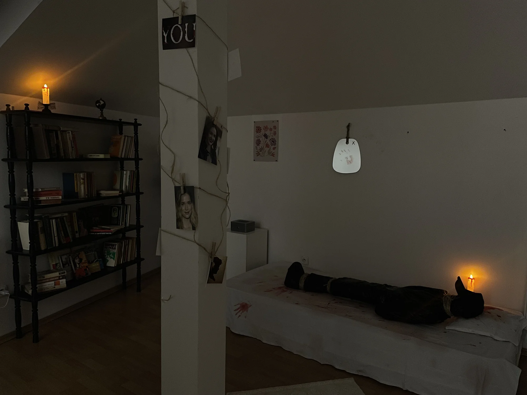 Úniková hra Escape Glass Room inšpirovaná seriálom You pre 2 až 5 osôb – Obrázok 3
