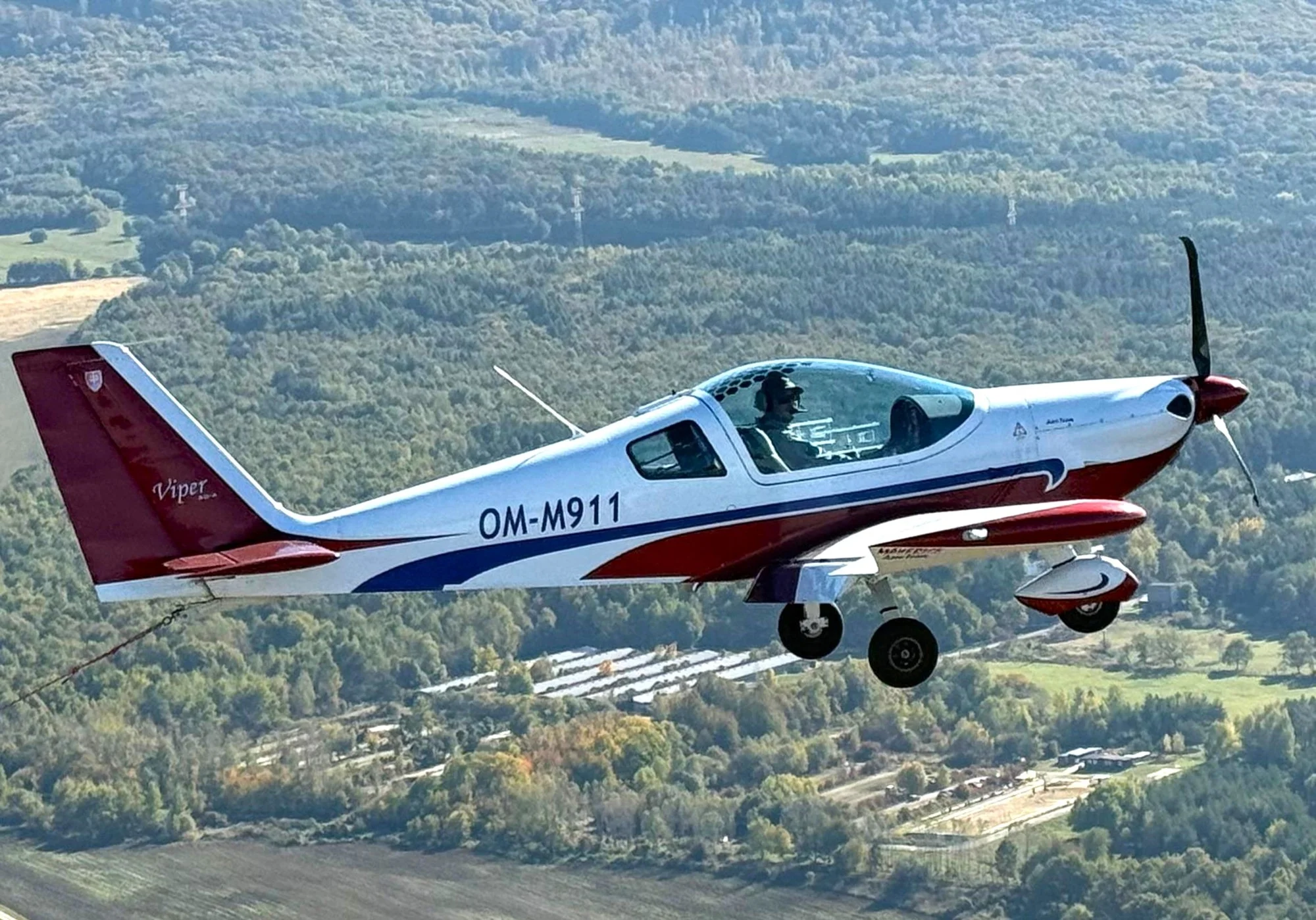 Zážitkový let lietadlom Viper SD4 ponad východné Slovensko pre 1 či 2 osoby – Obrázok 3