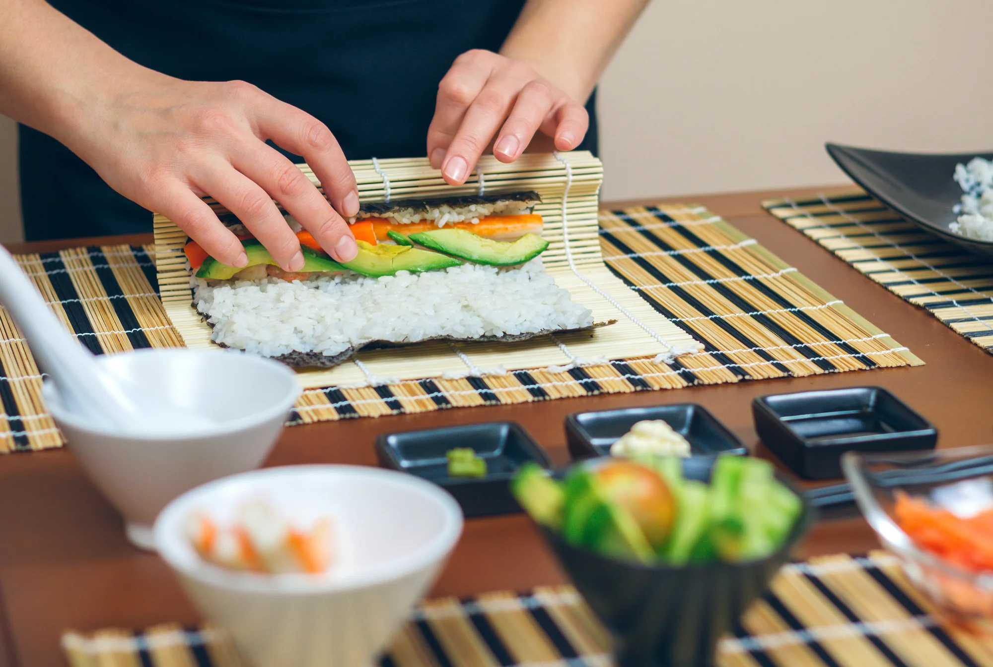 Kurz prípravy sushi: Naučte sa pripravovať japonskú pochúťku ako skúsení sushi majstri! – Obrázok 6