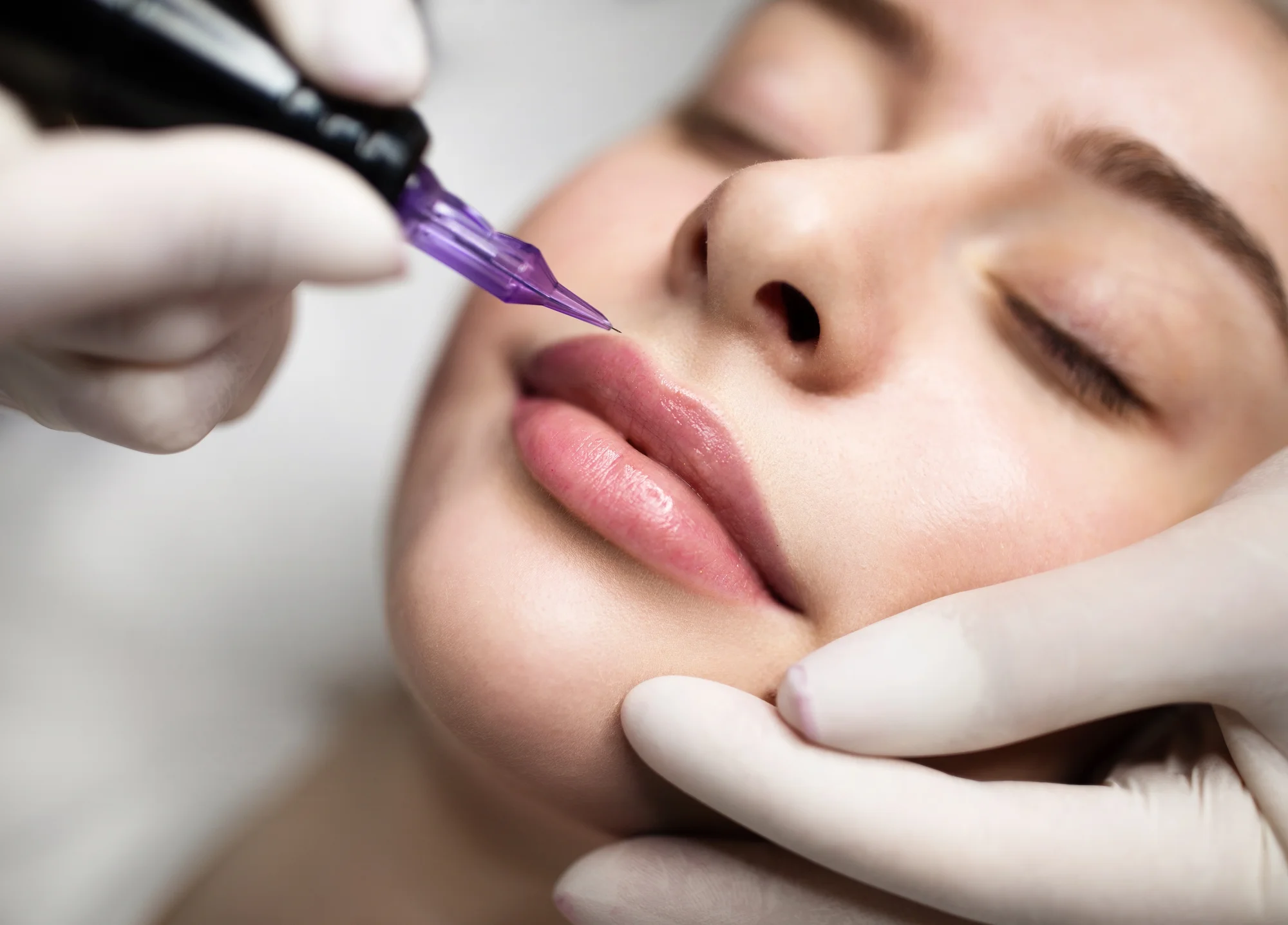Permanentný make-up: mikropigmentácia pier alebo microblading obočia – Obrázok 2
