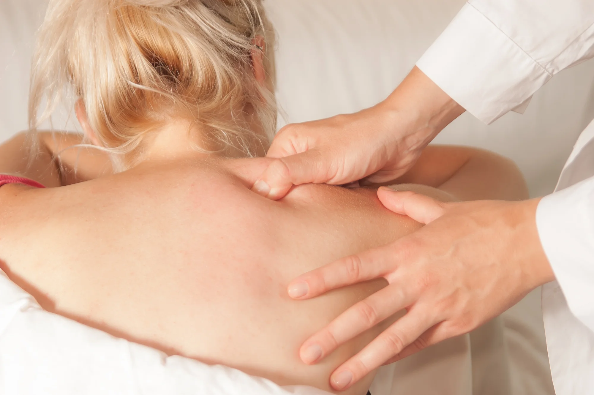 Masáže BodyMagic: Bankovanie, klasická, športová alebo lymfatická masáž – Obrázok 2