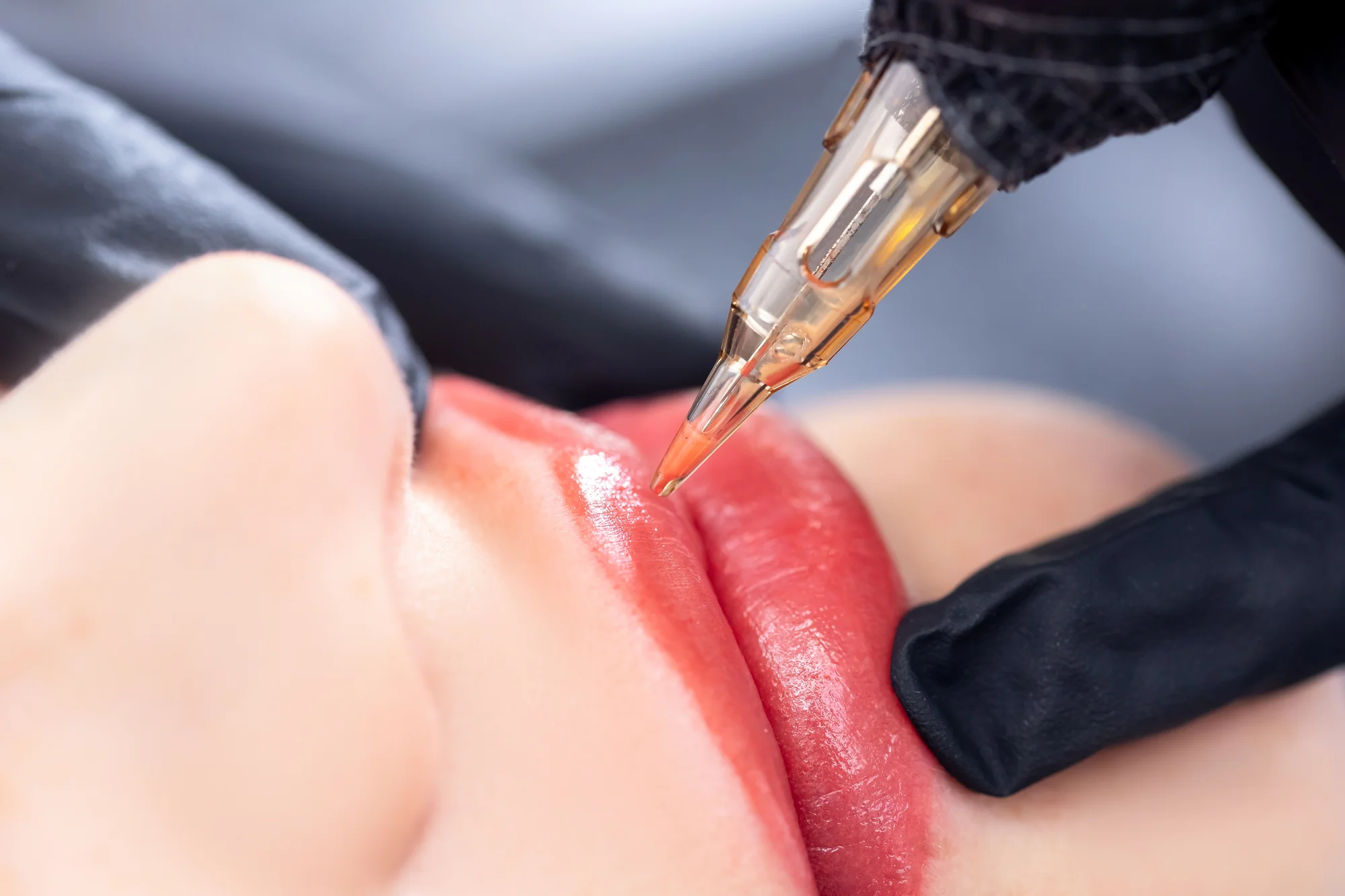 Permanentný make-up: Dolná očná linka, microblading obočia či akvarelové pery – Obrázok 4
