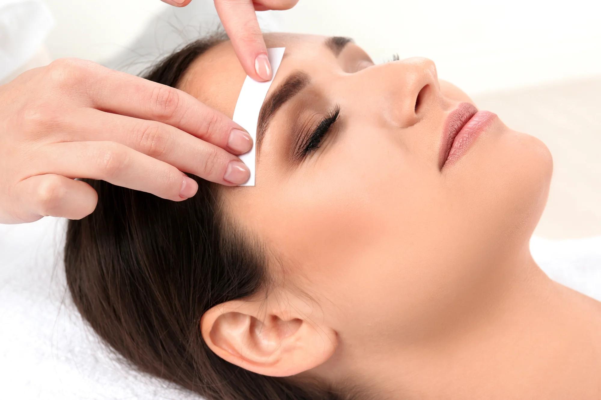 Lash lift & botox s úpravou a farbením obočia: prirodzené nadvihnutie a posilnenie mihalníc – Obrázok 5