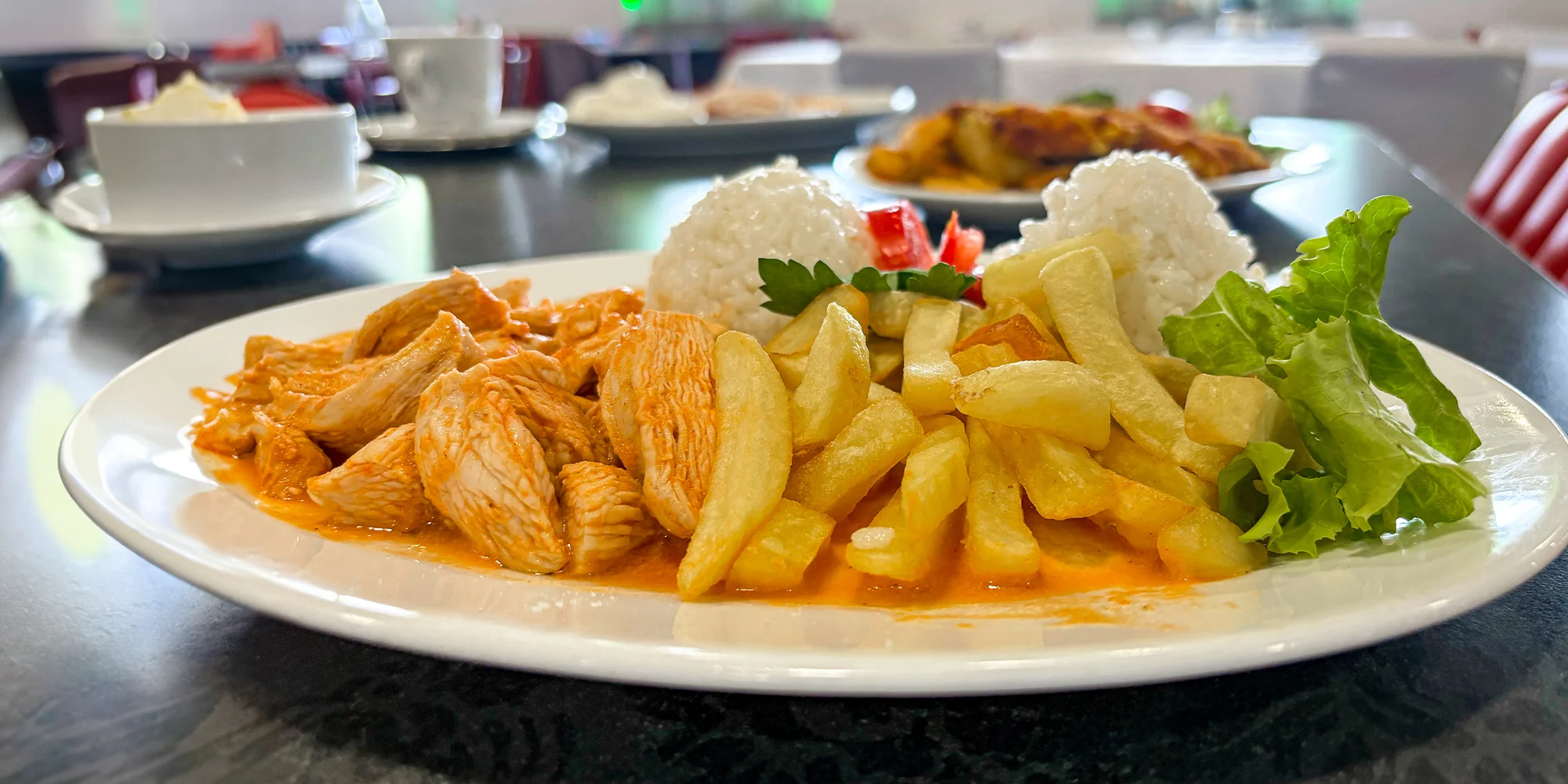 Minútkové obedové menu v Atelier Caffe: Polievka a hlavný chod – Obrázok 2