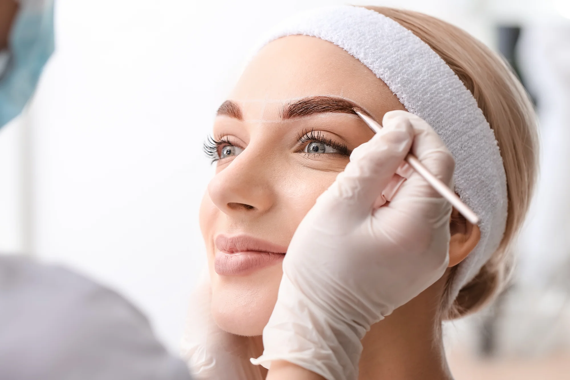 Lash Lifting, laminácia alebo farbenie obočia hennou – Obrázok 3